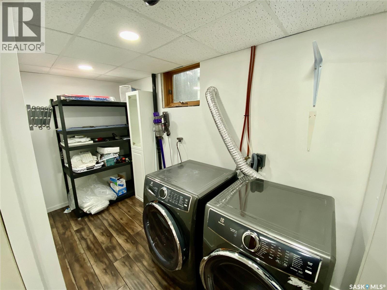 837 Prospect Avenue, Oxbow, SK - Indoor Photo Showing Laundry Room