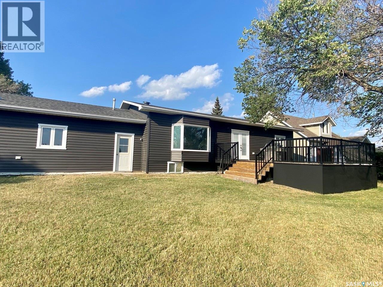837 Prospect Avenue, Oxbow, SK - Outdoor