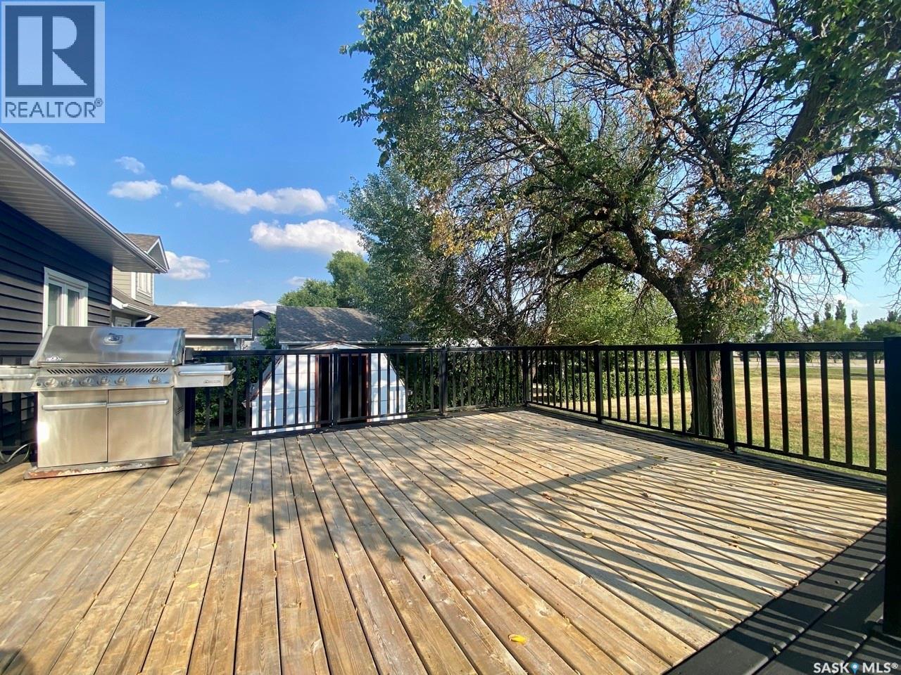 837 Prospect Avenue, Oxbow, SK - Outdoor With Deck Patio Veranda
