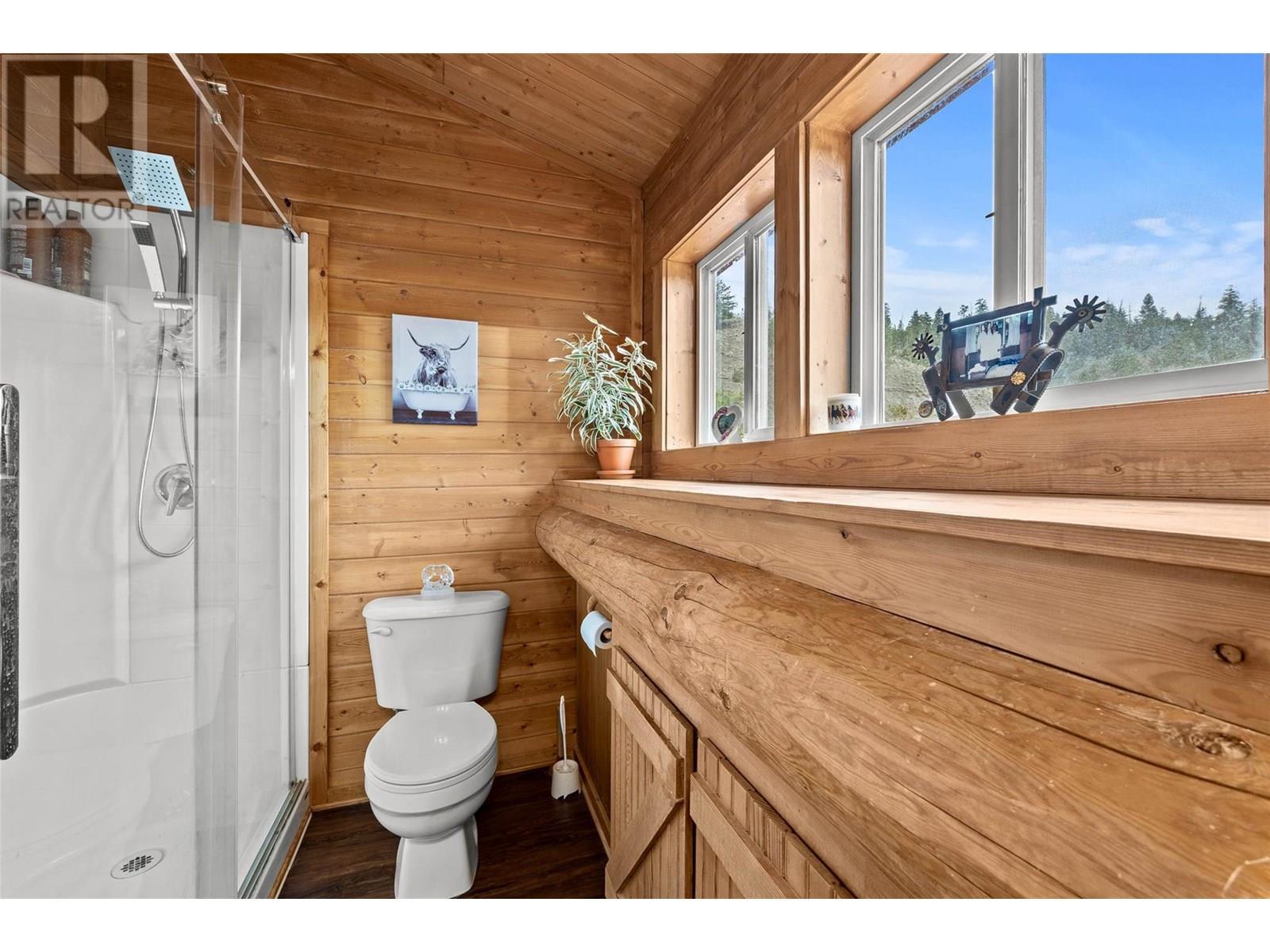 1190 Tomlin Road, Cache Creek, BC - Indoor Photo Showing Bathroom