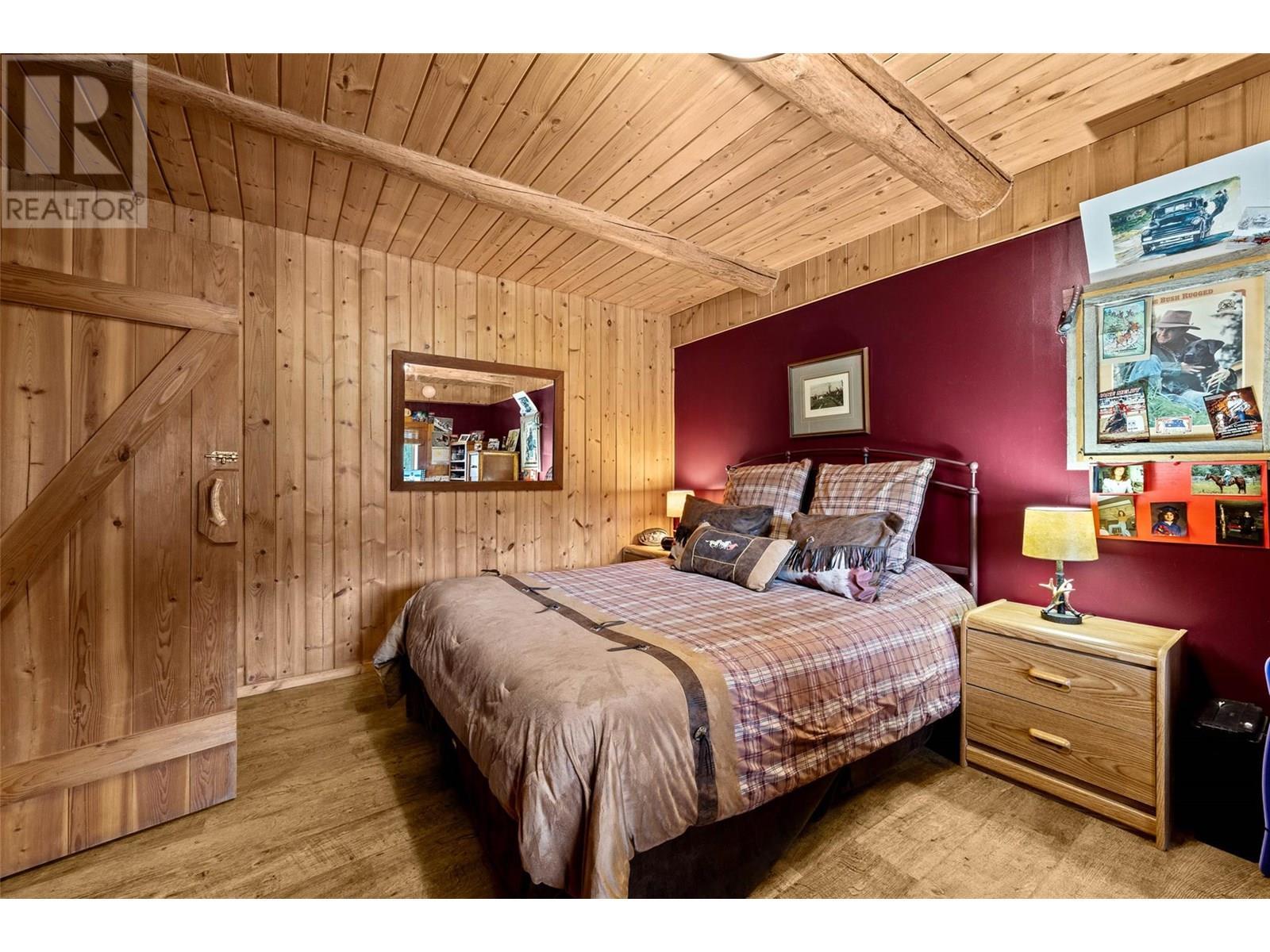 1190 Tomlin Road, Cache Creek, BC - Indoor Photo Showing Bedroom