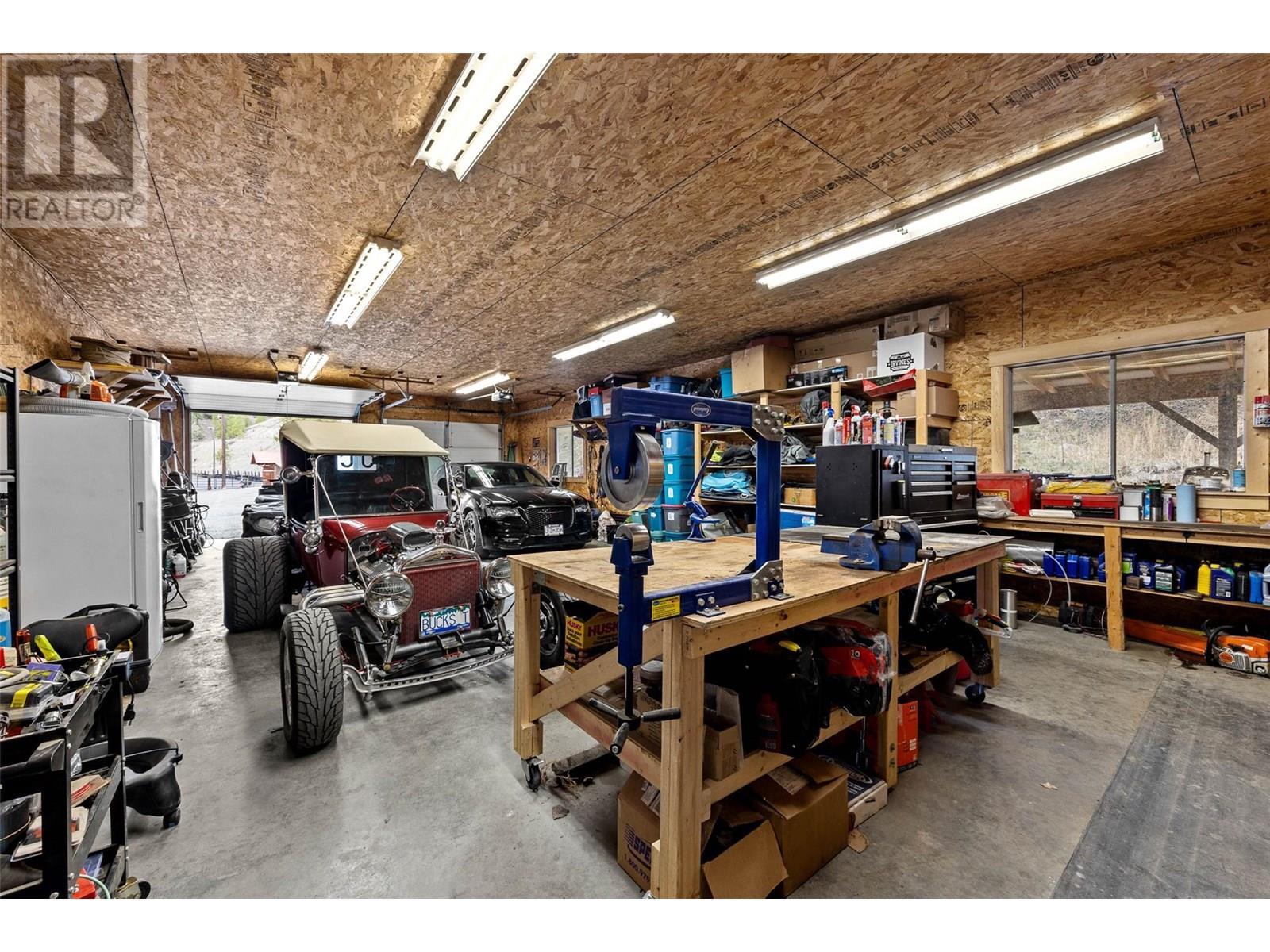 1190 Tomlin Road, Cache Creek, BC - Indoor