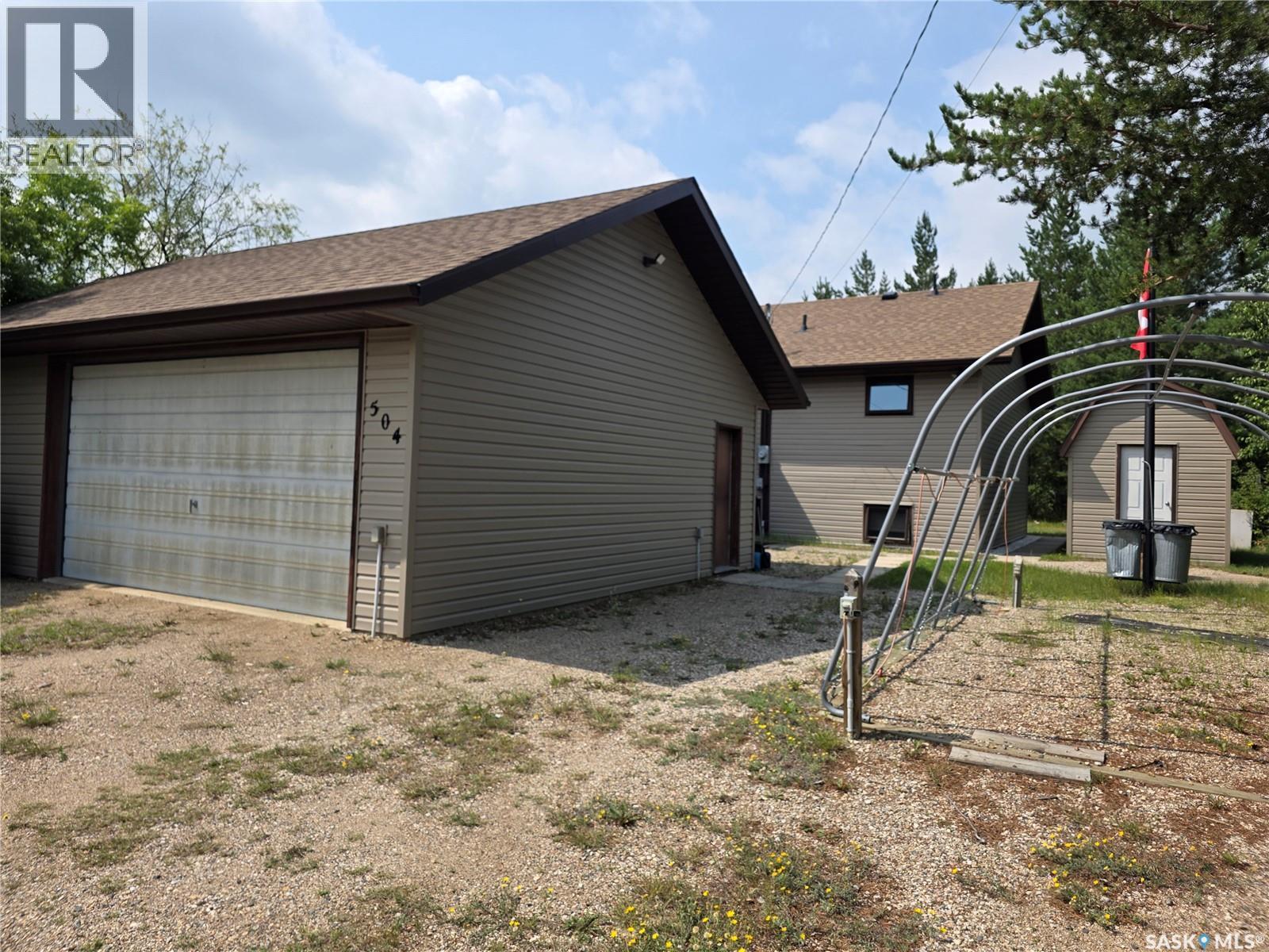 504 Mistusinne Crescent, Mistusinne, SK - Outdoor