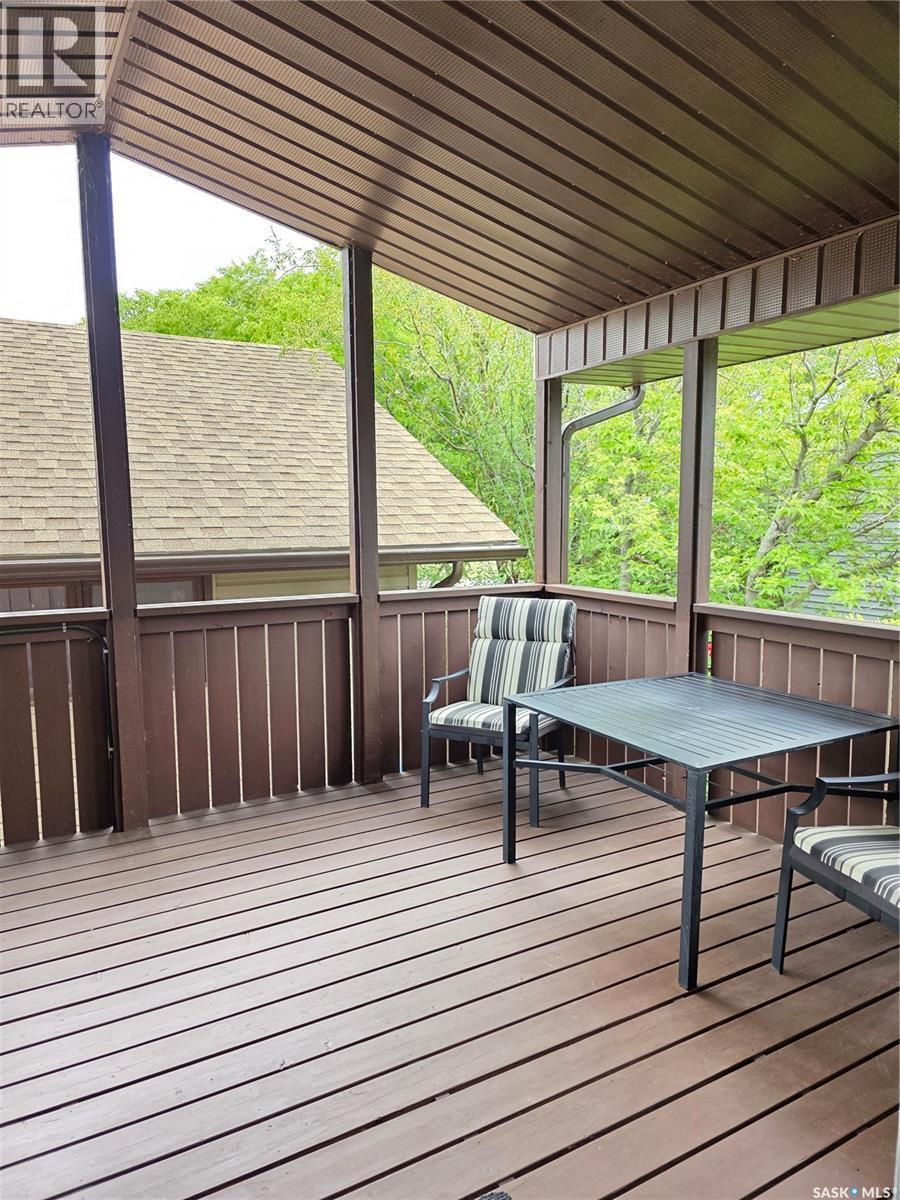 504 Mistusinne Crescent, Mistusinne, SK - With Deck Patio Veranda With Exterior