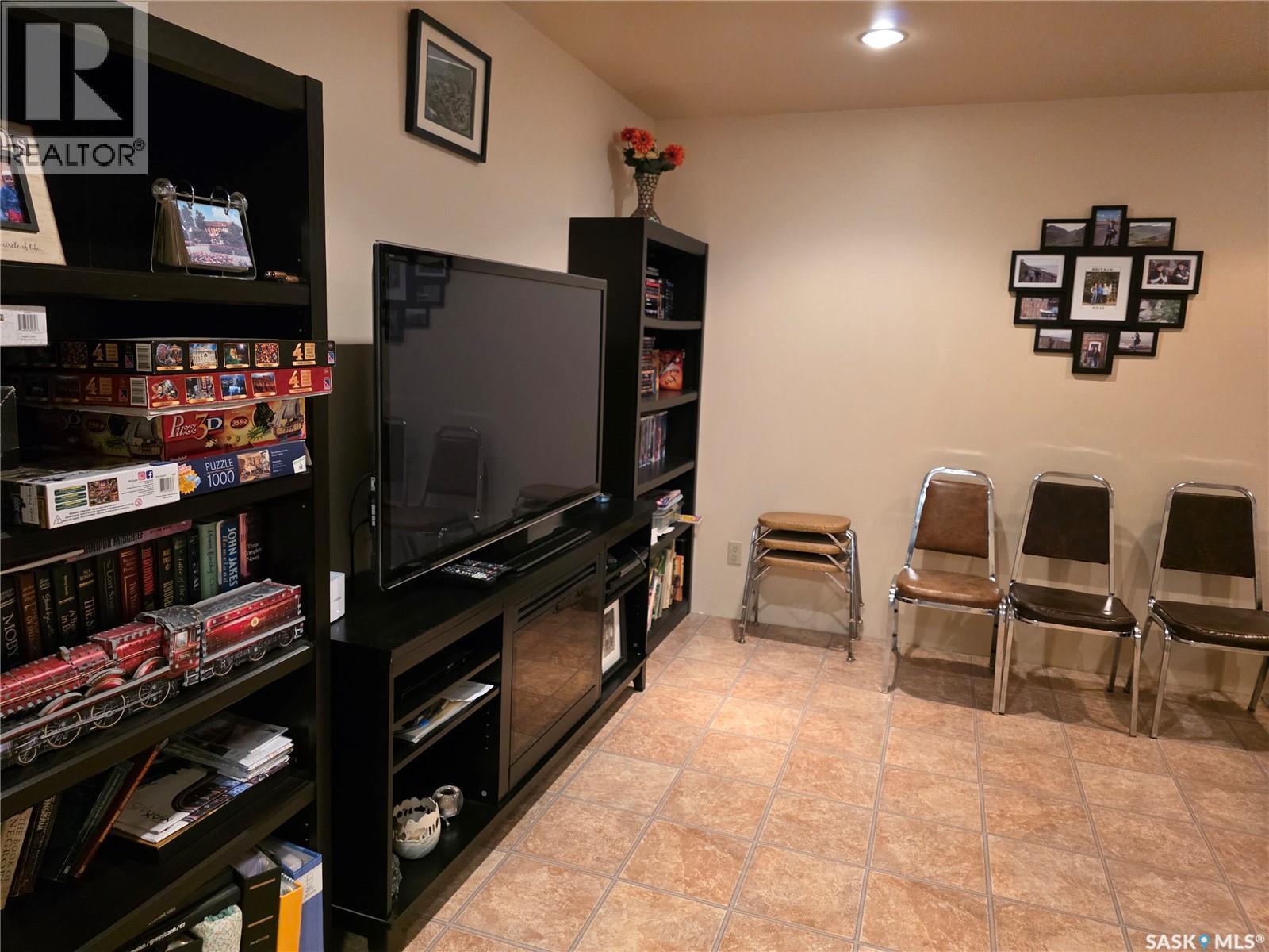 504 Mistusinne Crescent, Mistusinne, SK - Indoor