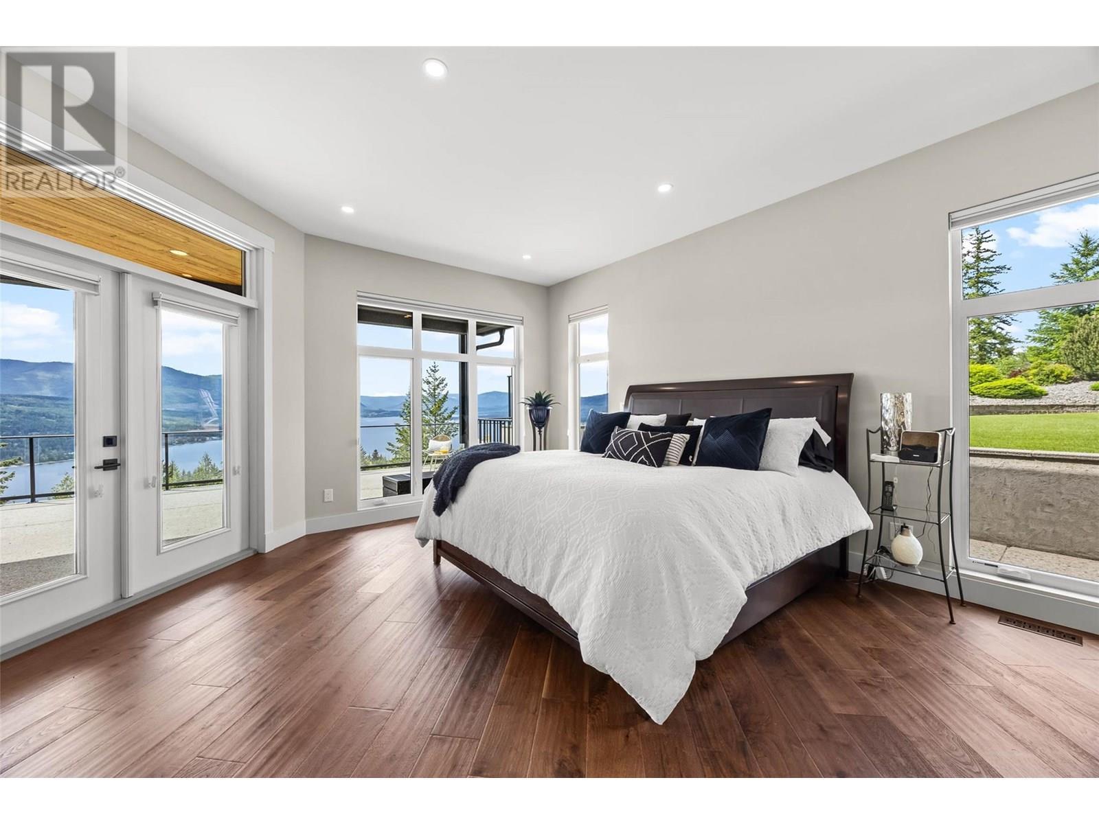 3655 Mcbride Road, Blind Bay, BC - Indoor Photo Showing Bedroom