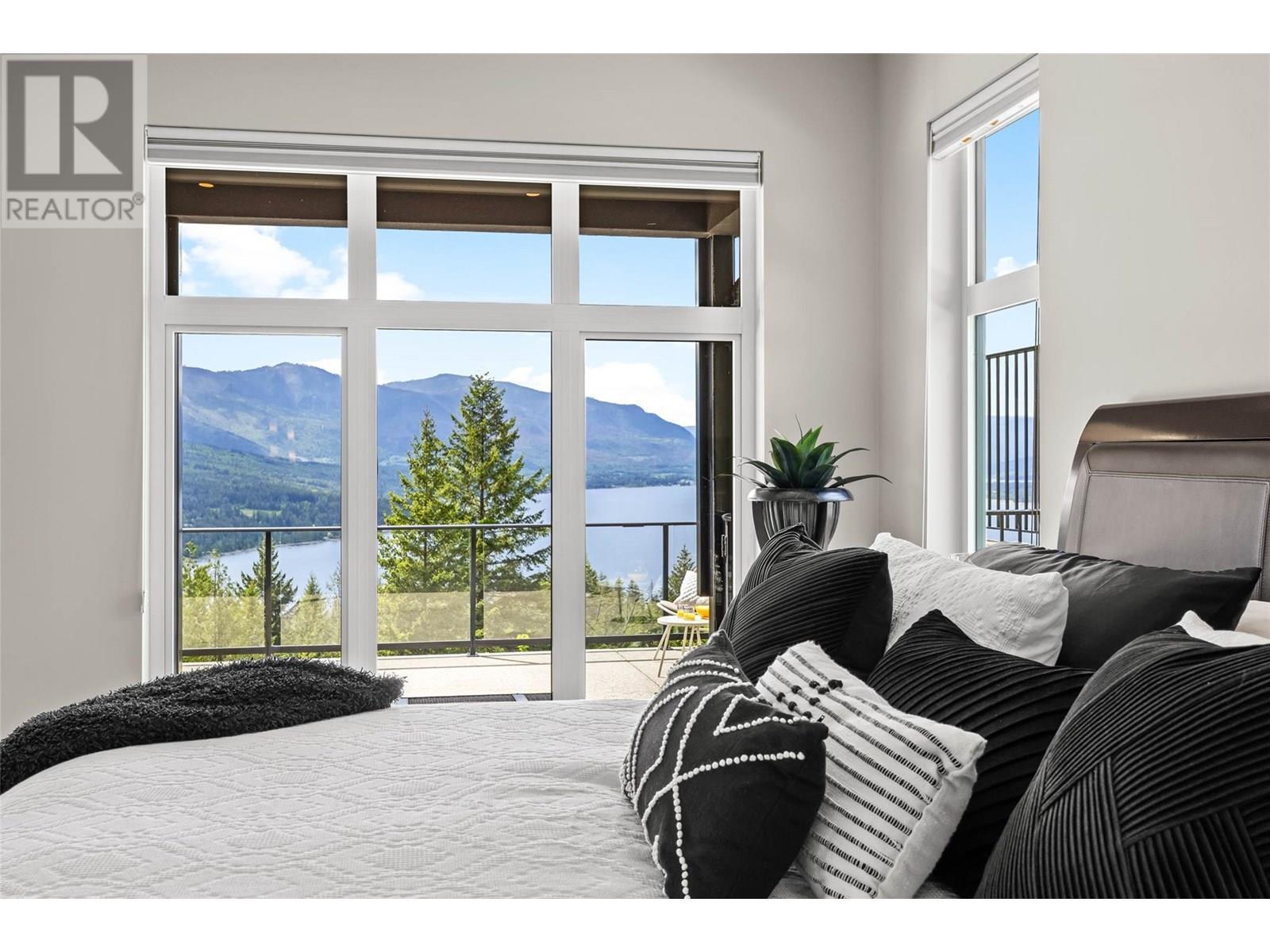 3655 Mcbride Road, Blind Bay, BC - Indoor Photo Showing Bedroom