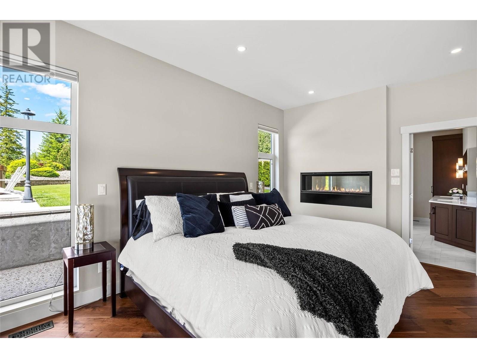 3655 Mcbride Road, Blind Bay, BC - Indoor Photo Showing Bedroom