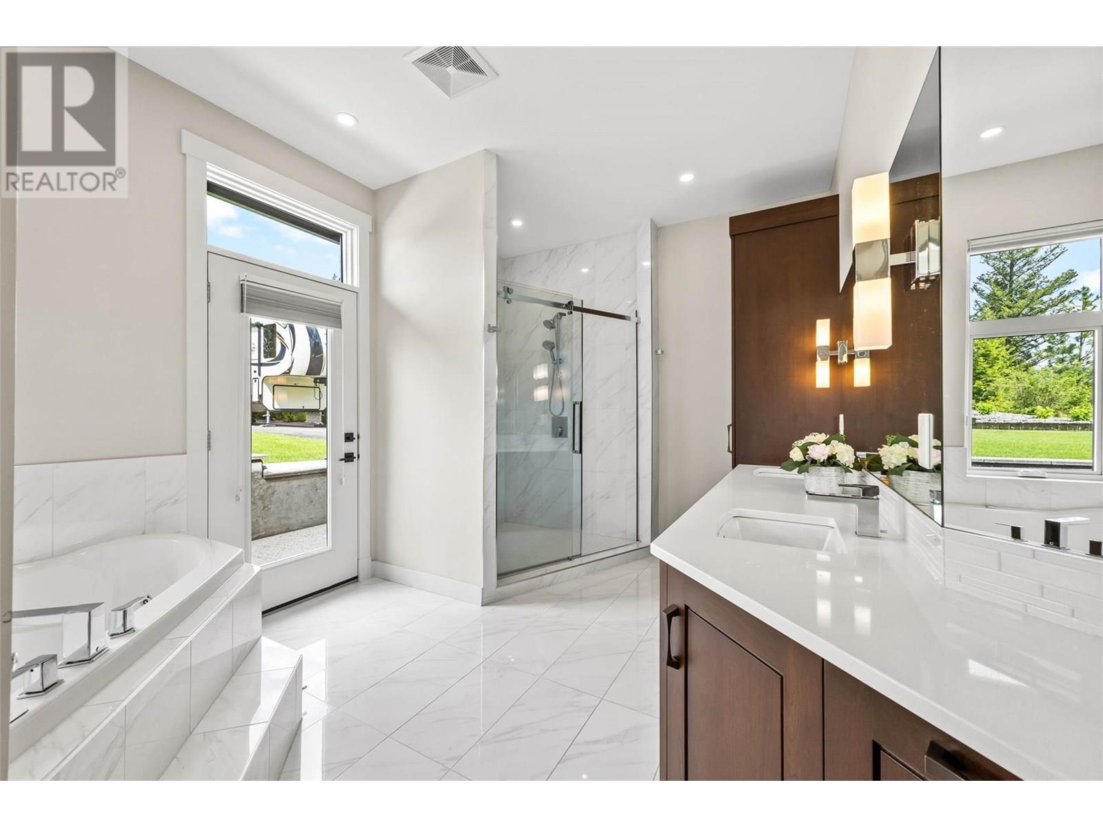 3655 Mcbride Road, Blind Bay, BC - Indoor Photo Showing Bathroom