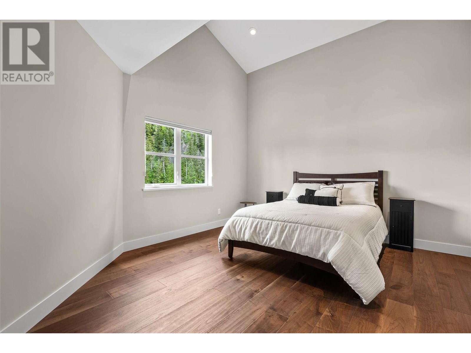 3655 Mcbride Road, Blind Bay, BC - Indoor Photo Showing Bedroom