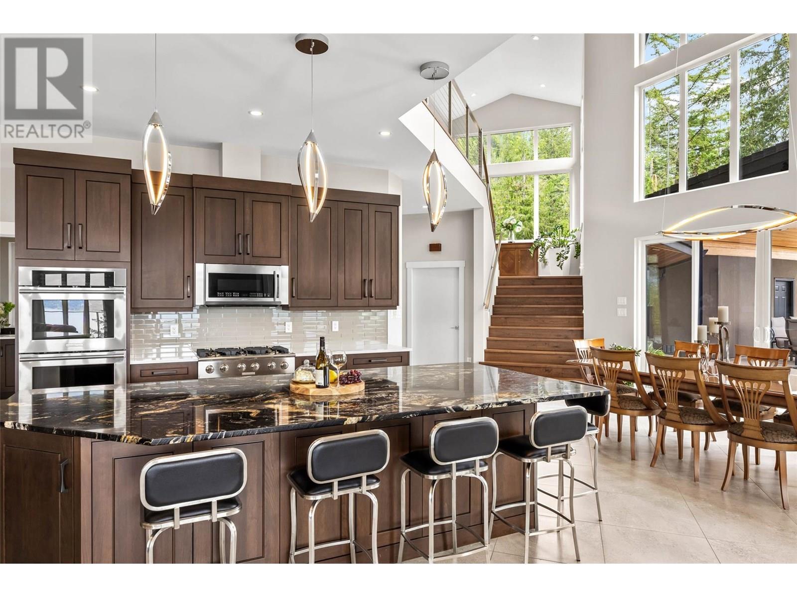 3655 Mcbride Road, Blind Bay, BC - Indoor