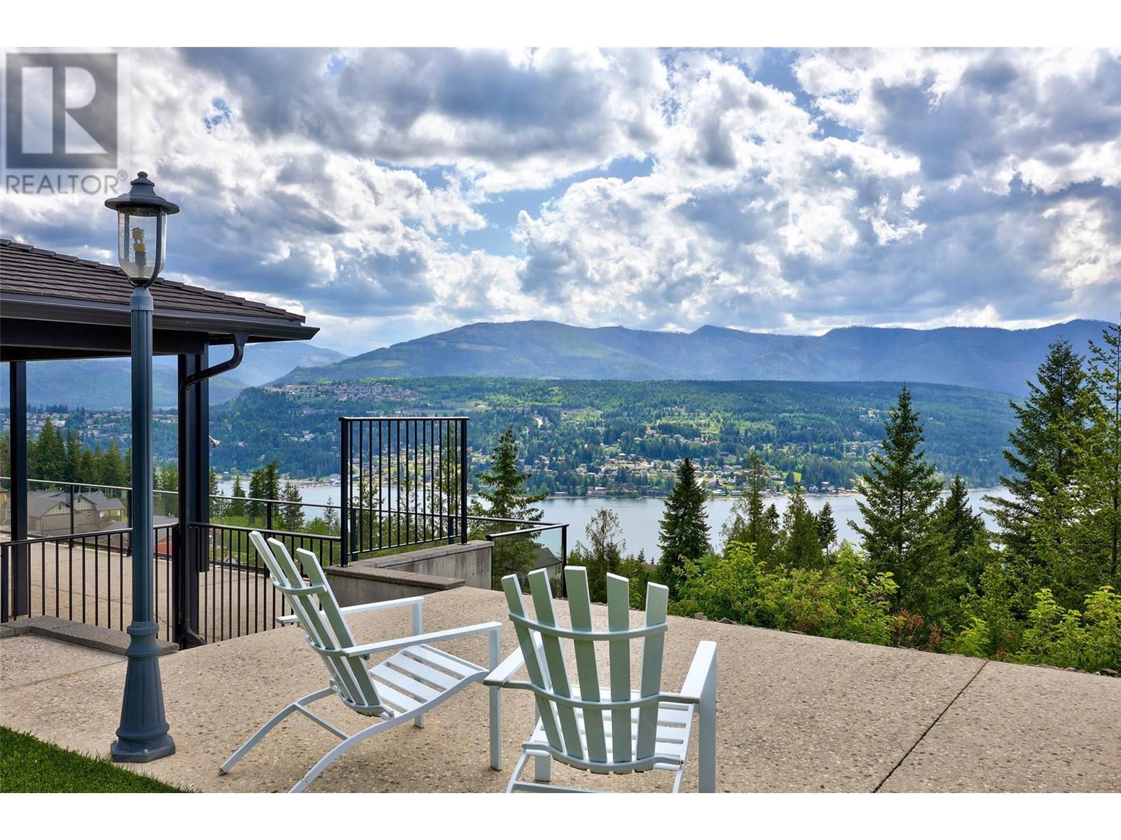 3655 Mcbride Road, Blind Bay, BC - Outdoor