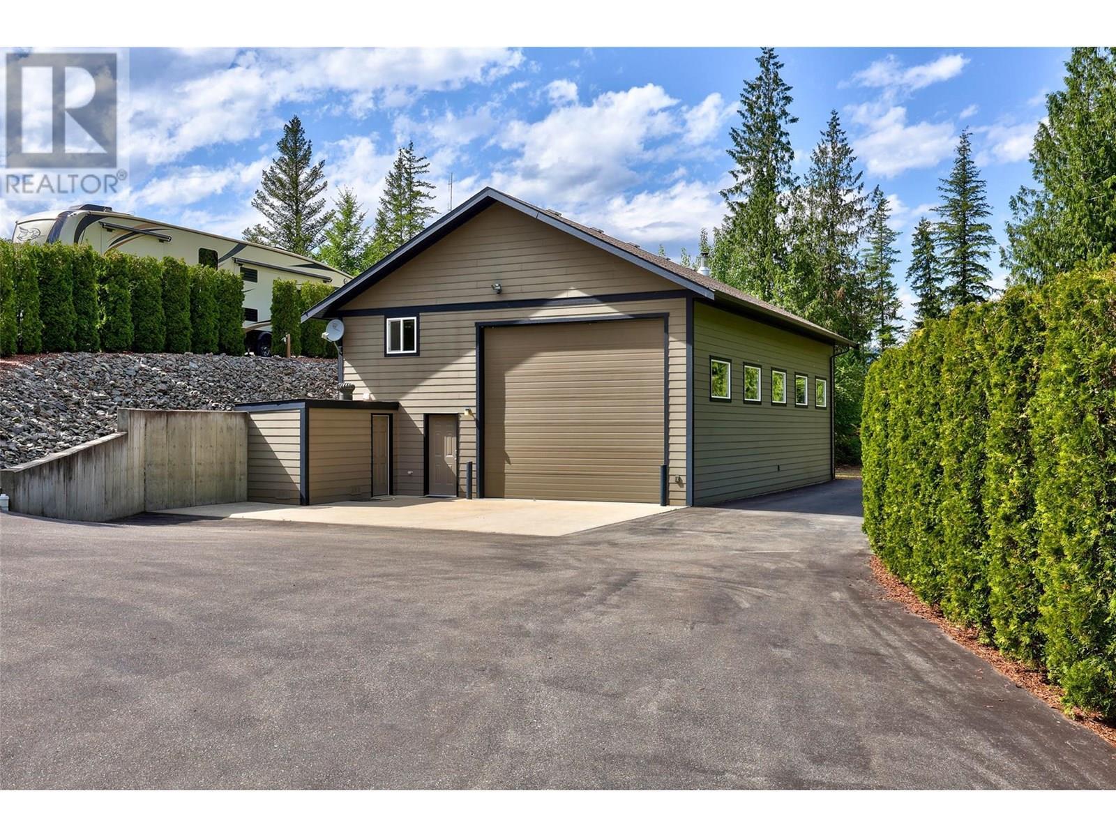 3655 Mcbride Road, Blind Bay, BC - Outdoor