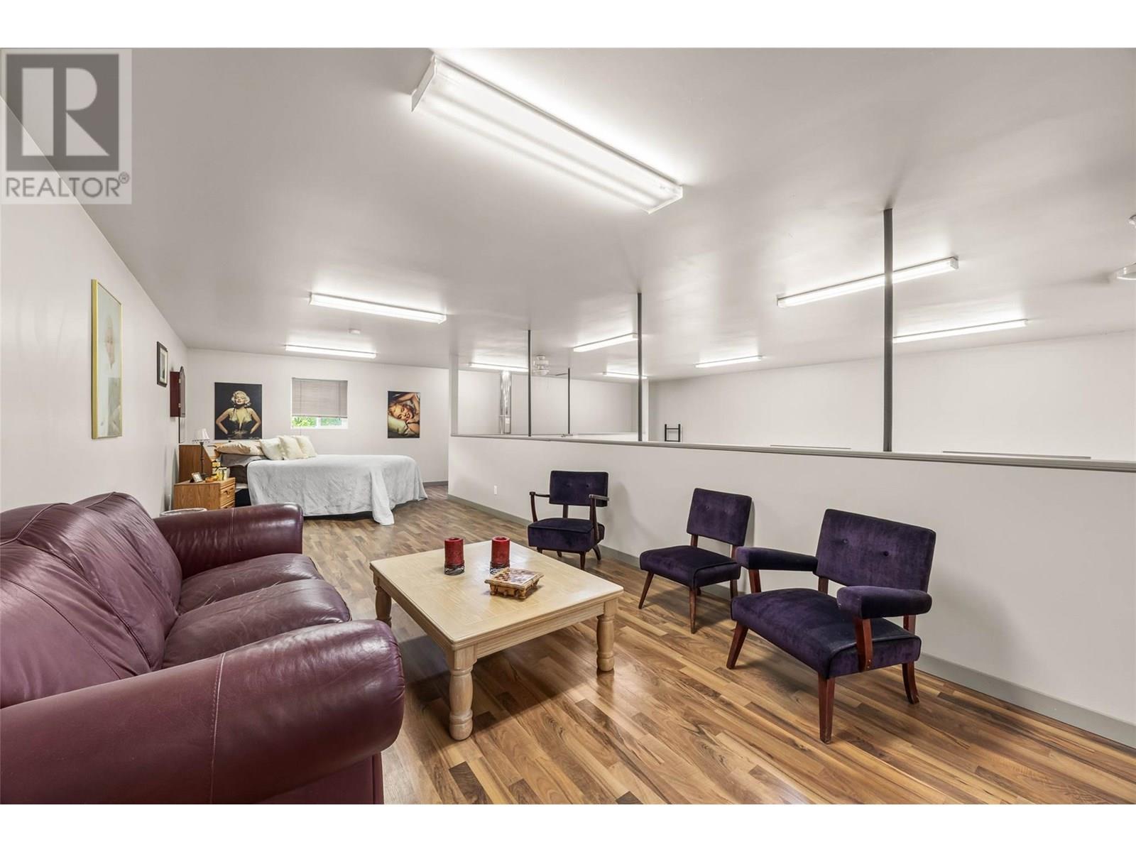 3655 Mcbride Road, Blind Bay, BC - Indoor