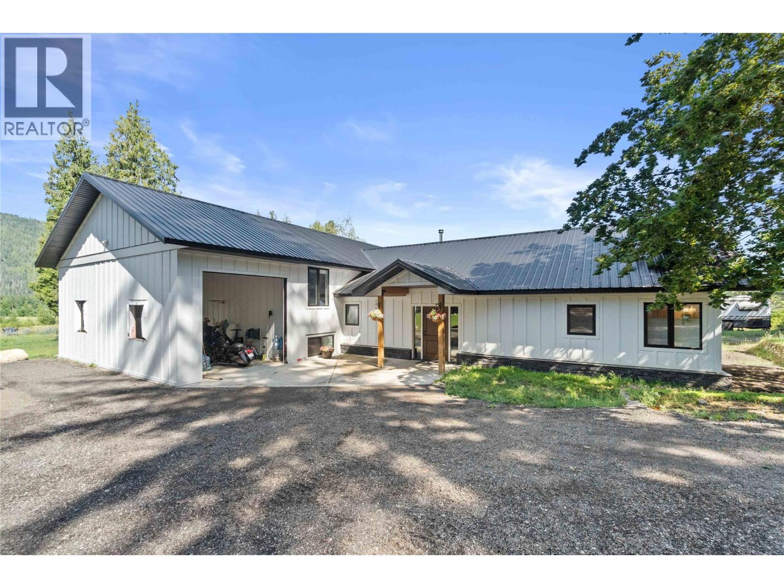 22 Parsons Road, Mara, BC - Outdoor