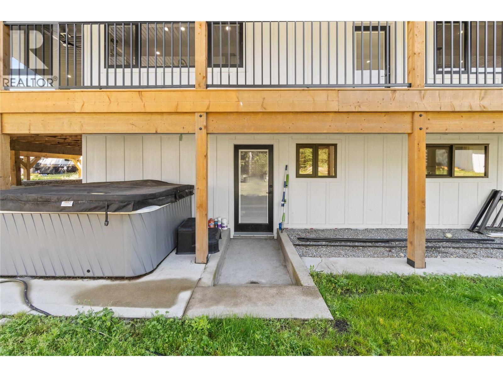 22 Parsons Road, Mara, BC - Outdoor