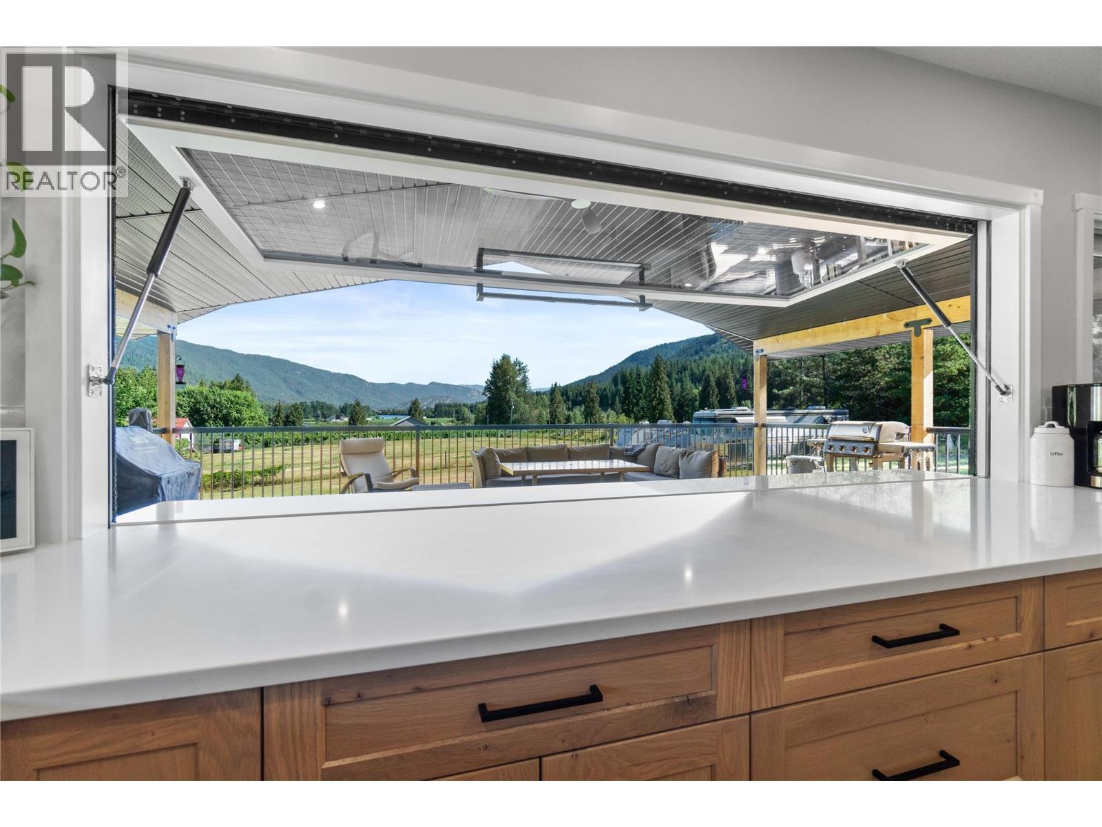 22 Parsons Road, Mara, BC - Indoor