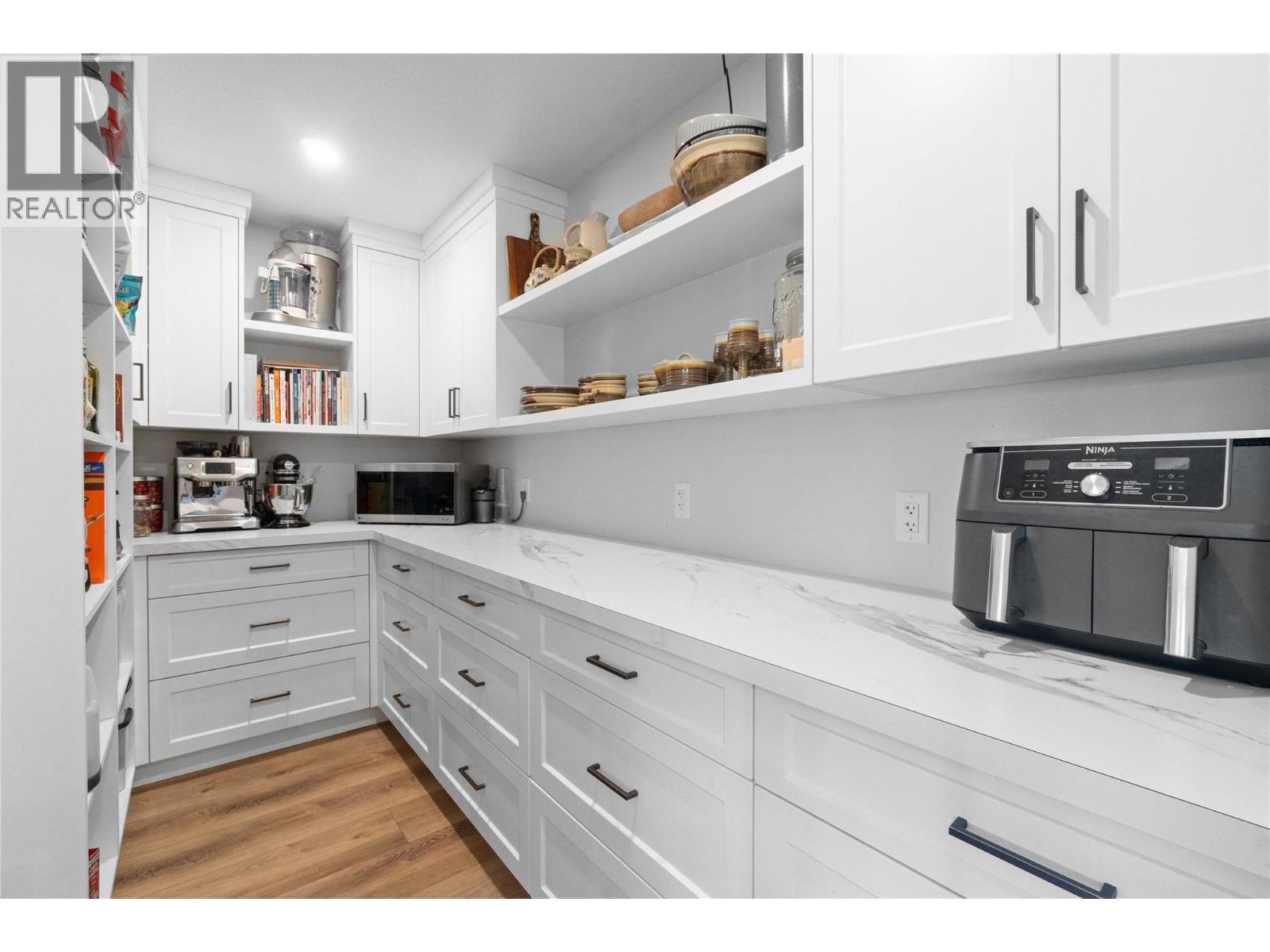 Walk-In Pantry - 22 Parsons Road, Mara, BC - Indoor