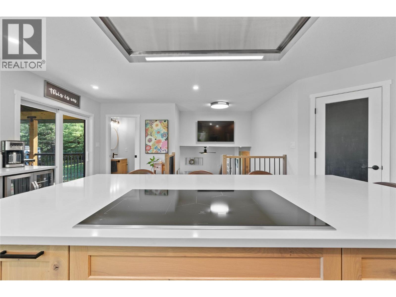 22 Parsons Road, Mara, BC - Indoor Photo Showing Kitchen