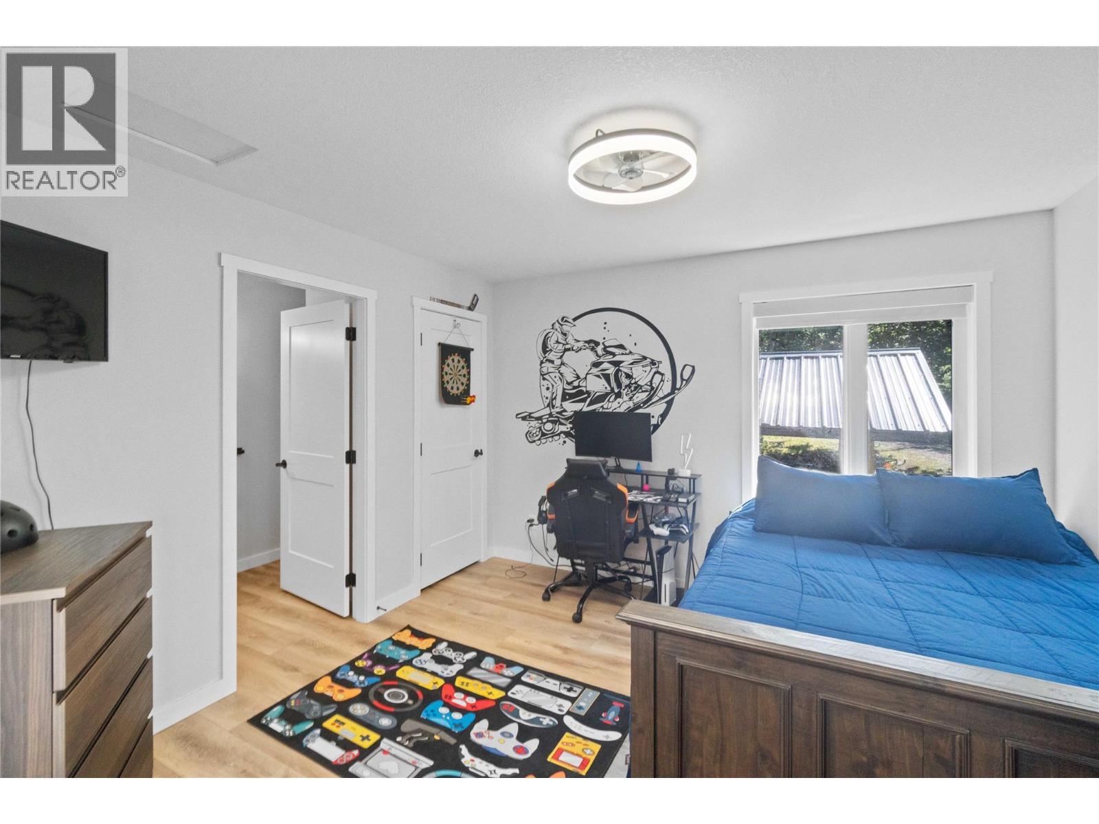 Second Bedroom With Ensuite - 22 Parsons Road, Mara, BC - Indoor