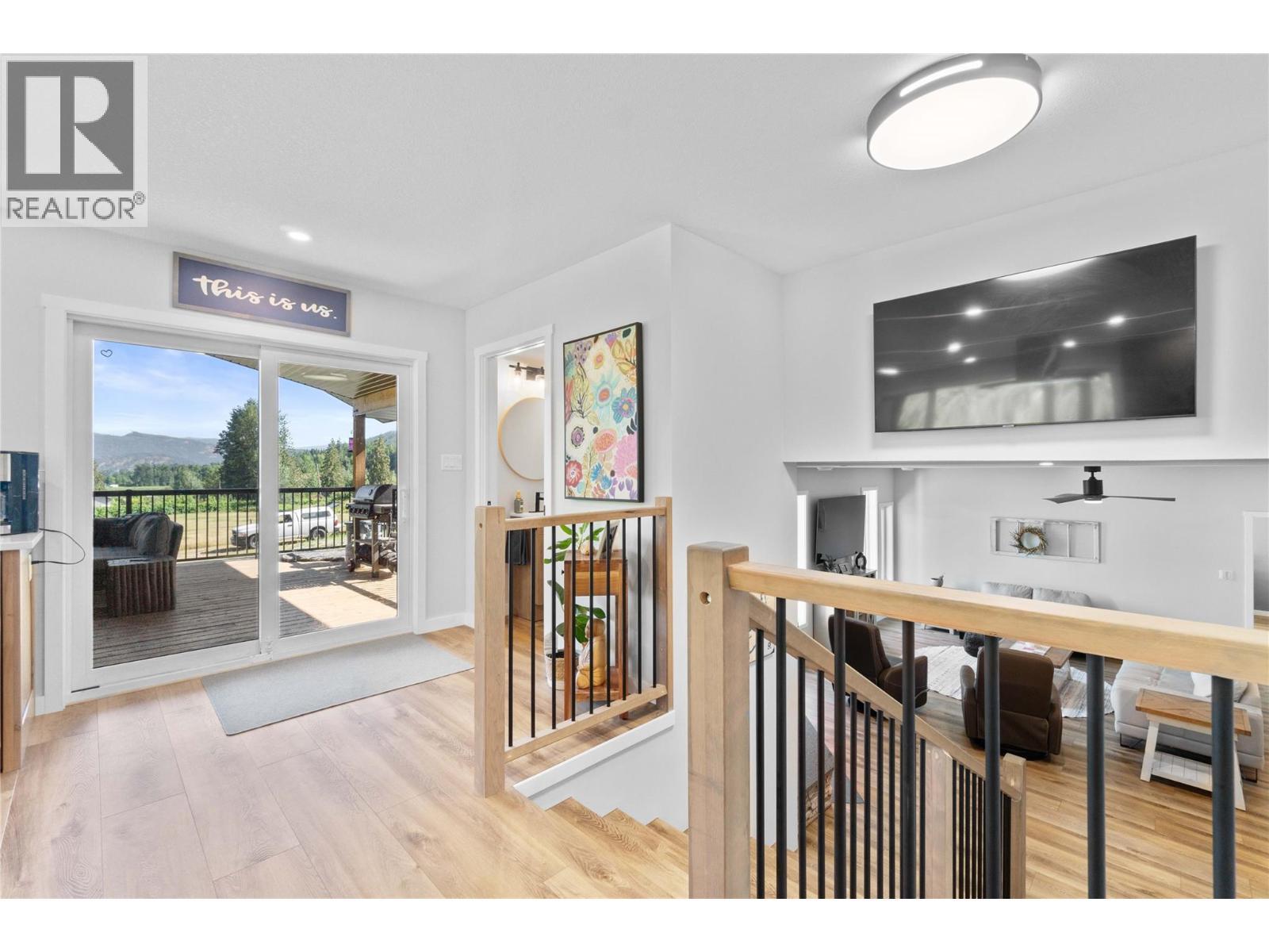 22 Parsons Road, Mara, BC - Indoor Photo Showing Other Room