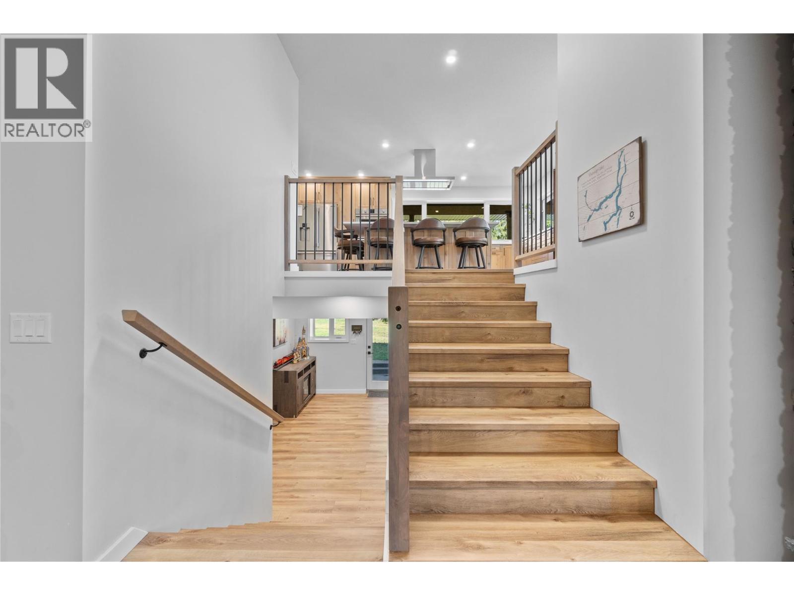 22 Parsons Road, Mara, BC - Indoor Photo Showing Other Room