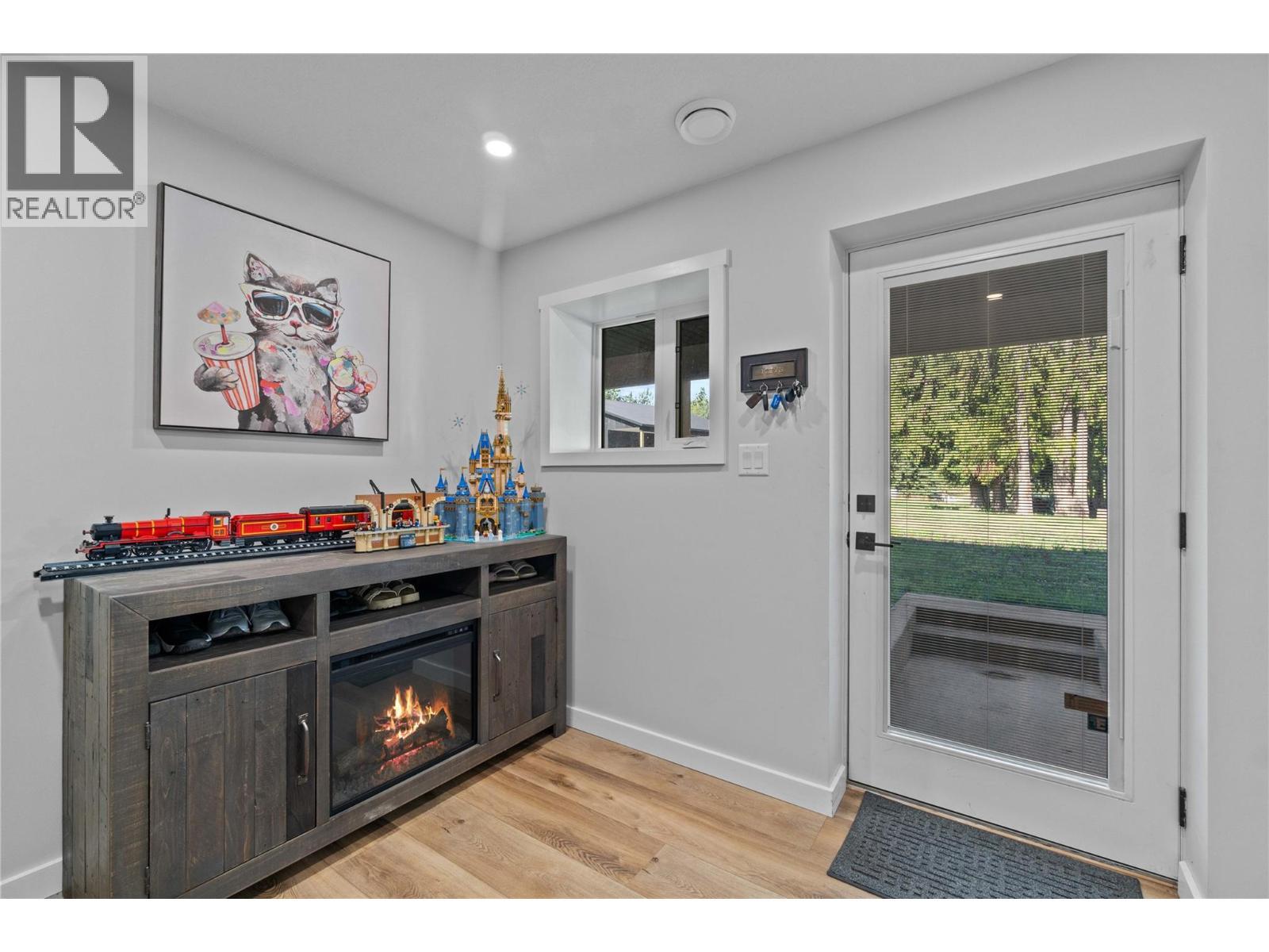 Lower Level Entry - 22 Parsons Road, Mara, BC - Indoor