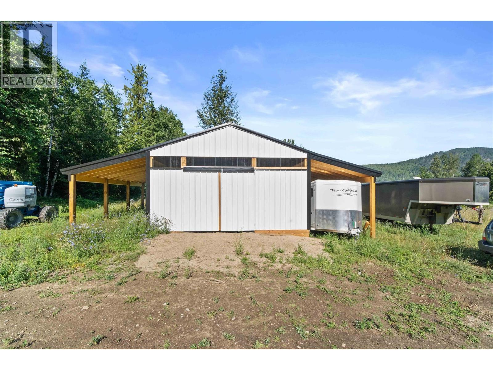 Animal Barn - 22 Parsons Road, Mara, BC - Outdoor