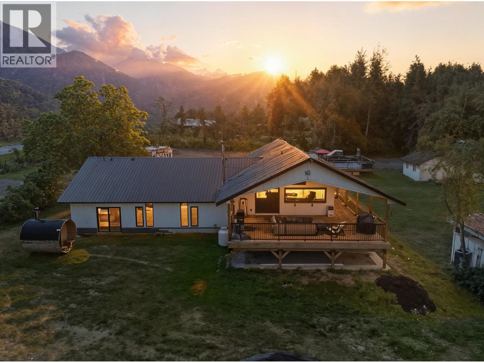 22 Parsons Road, Mara, BC - Outdoor With Deck Patio Veranda