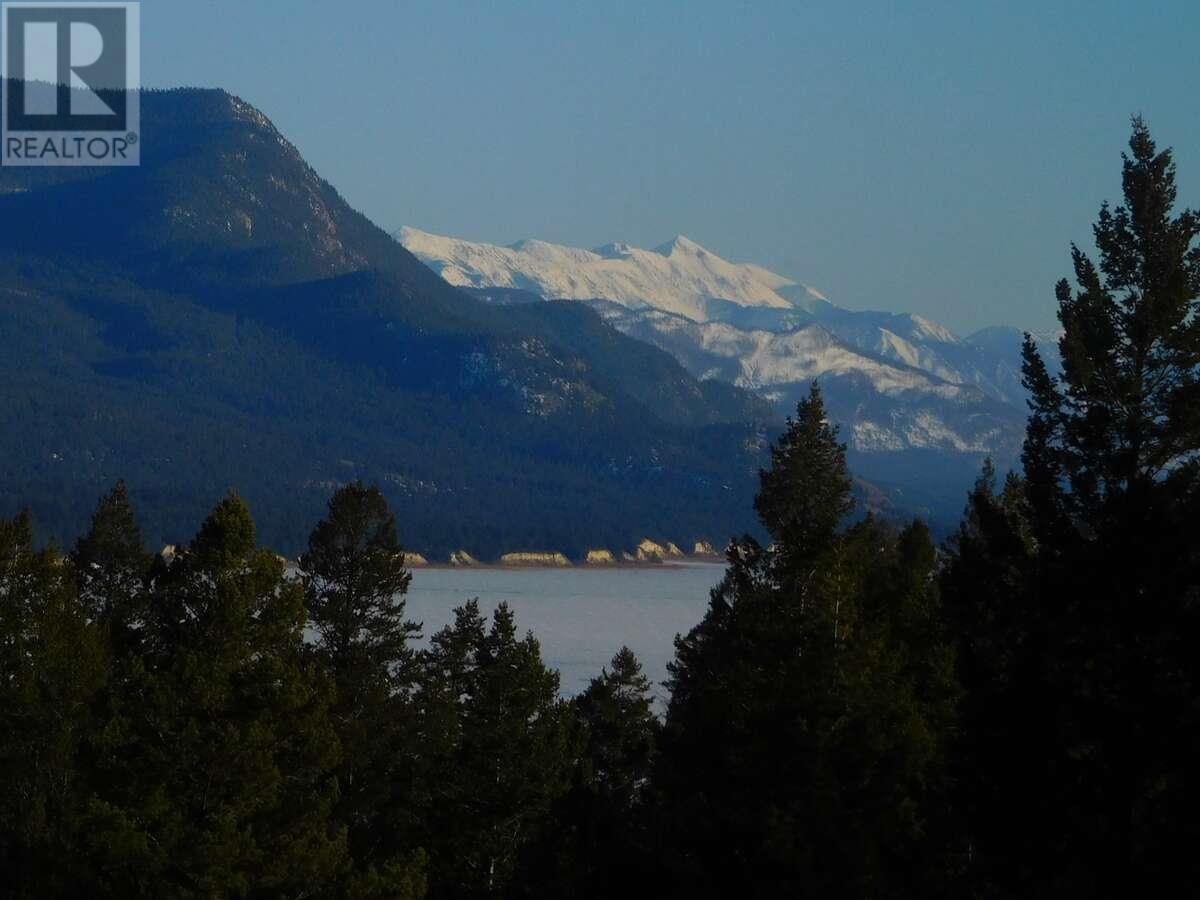 6074 Bella Vista Boulevard, Fairmont Hot Springs, BC