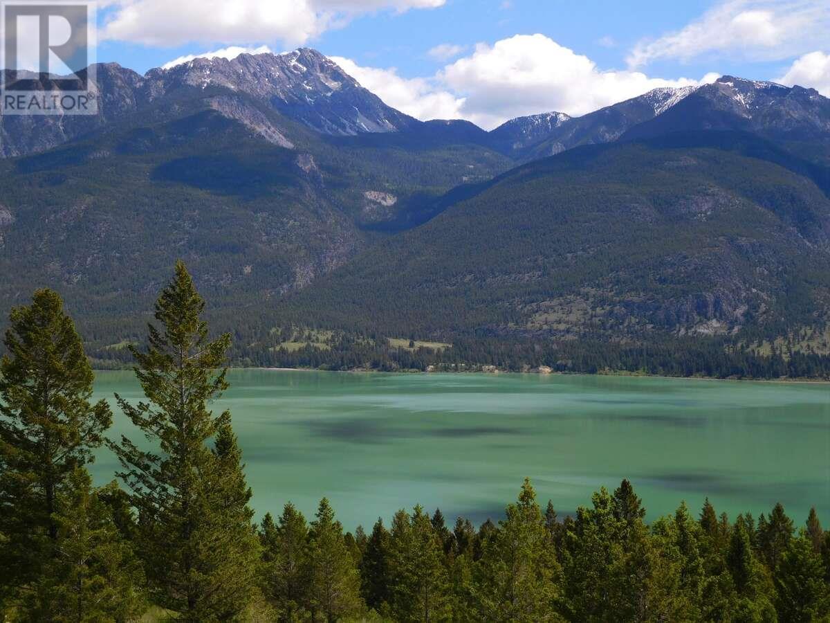 6074 Bella Vista Boulevard, Fairmont Hot Springs, BC