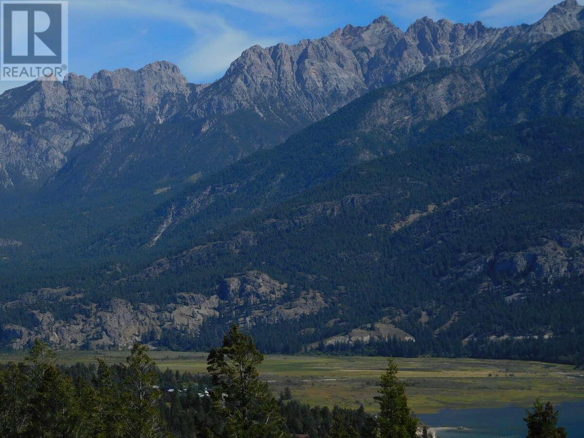 6074 Bella Vista Boulevard, Fairmont Hot Springs, BC