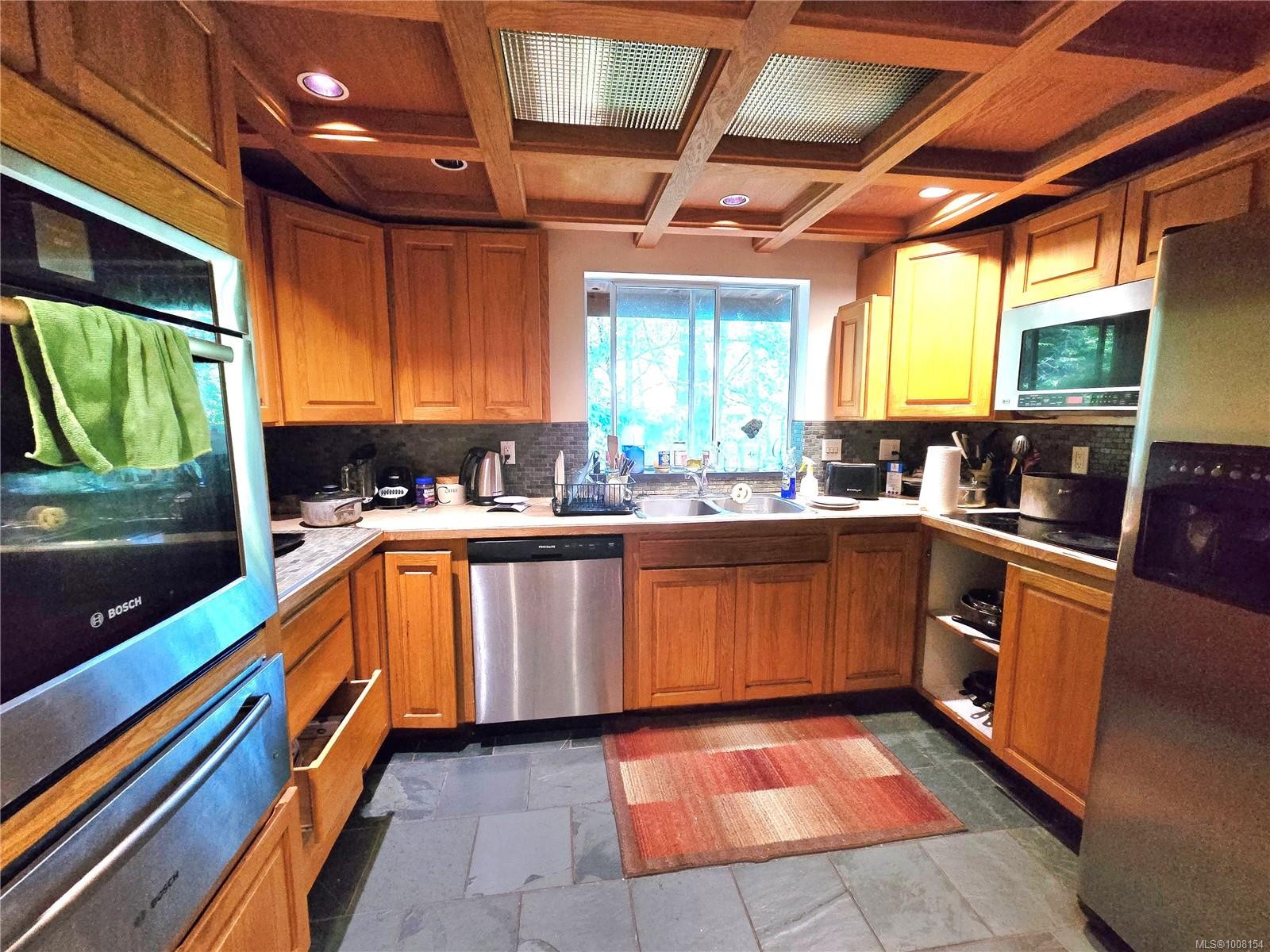 1294 Lynn Rd, Tofino, BC