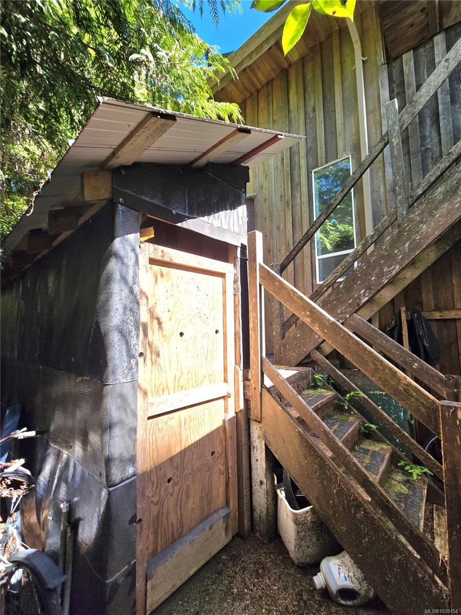 1294 Lynn Rd, Tofino, BC