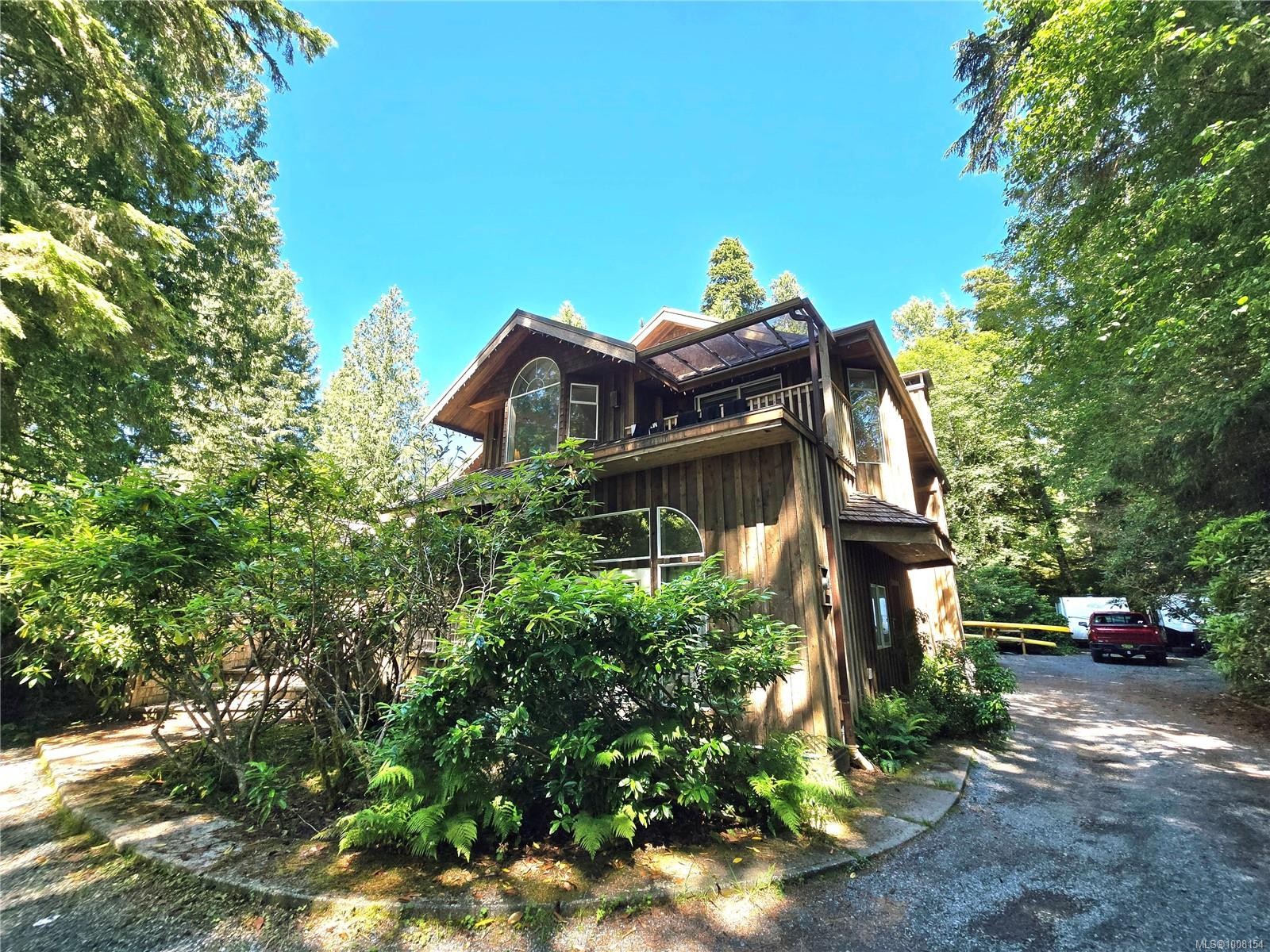 1294 Lynn Rd, Tofino, BC