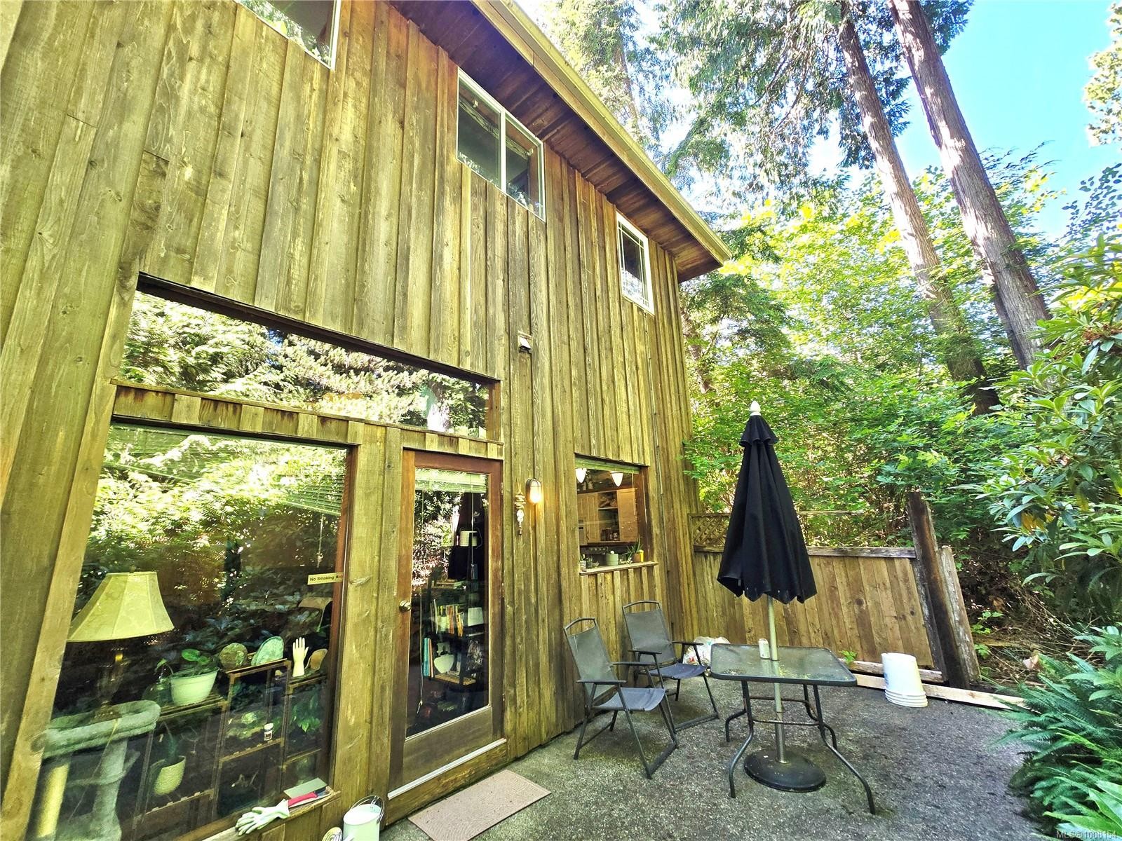 1294 Lynn Rd, Tofino, BC