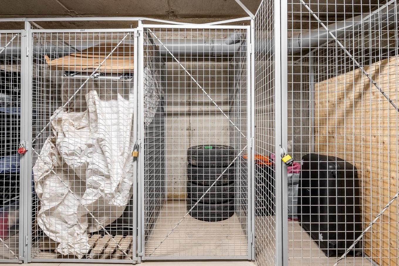 Storage - 504-1431 Av. De La Gare, Mascouche, QC - Indoor With Storage