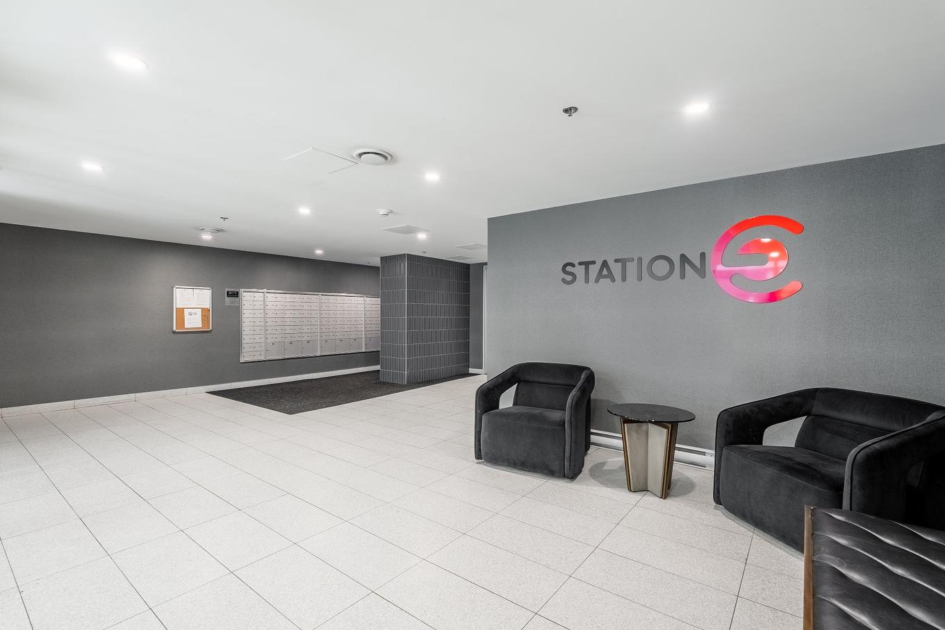 Hall - 504-1431 Av. De La Gare, Mascouche, QC - Indoor