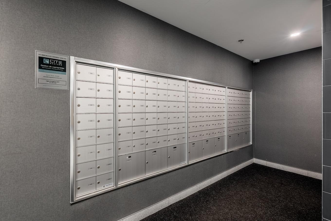 Hall - 504-1431 Av. De La Gare, Mascouche, QC - Indoor Photo Showing Other Room