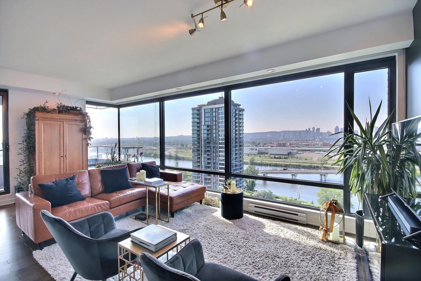 Living room - 1908-199 Rue De La Rotonde, Montréal (Verdun/Île-Des-Soeurs), QC - Indoor Photo Showing Living Room