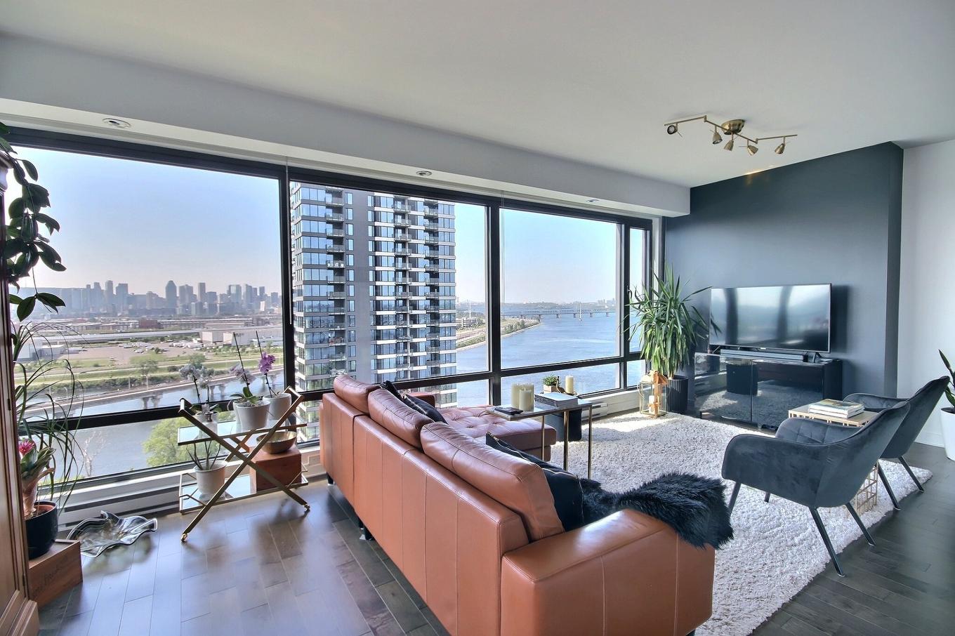 Living room - 1908-199 Rue De La Rotonde, Montréal (Verdun/Île-Des-Soeurs), QC - Indoor Photo Showing Living Room