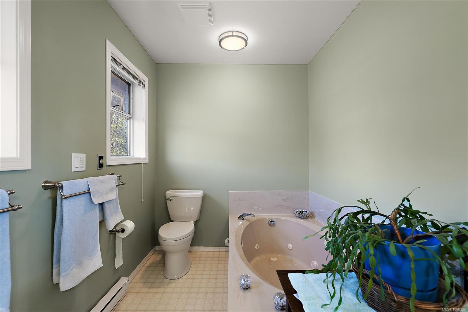 10650 West Saanich Rd, North Saanich, BC