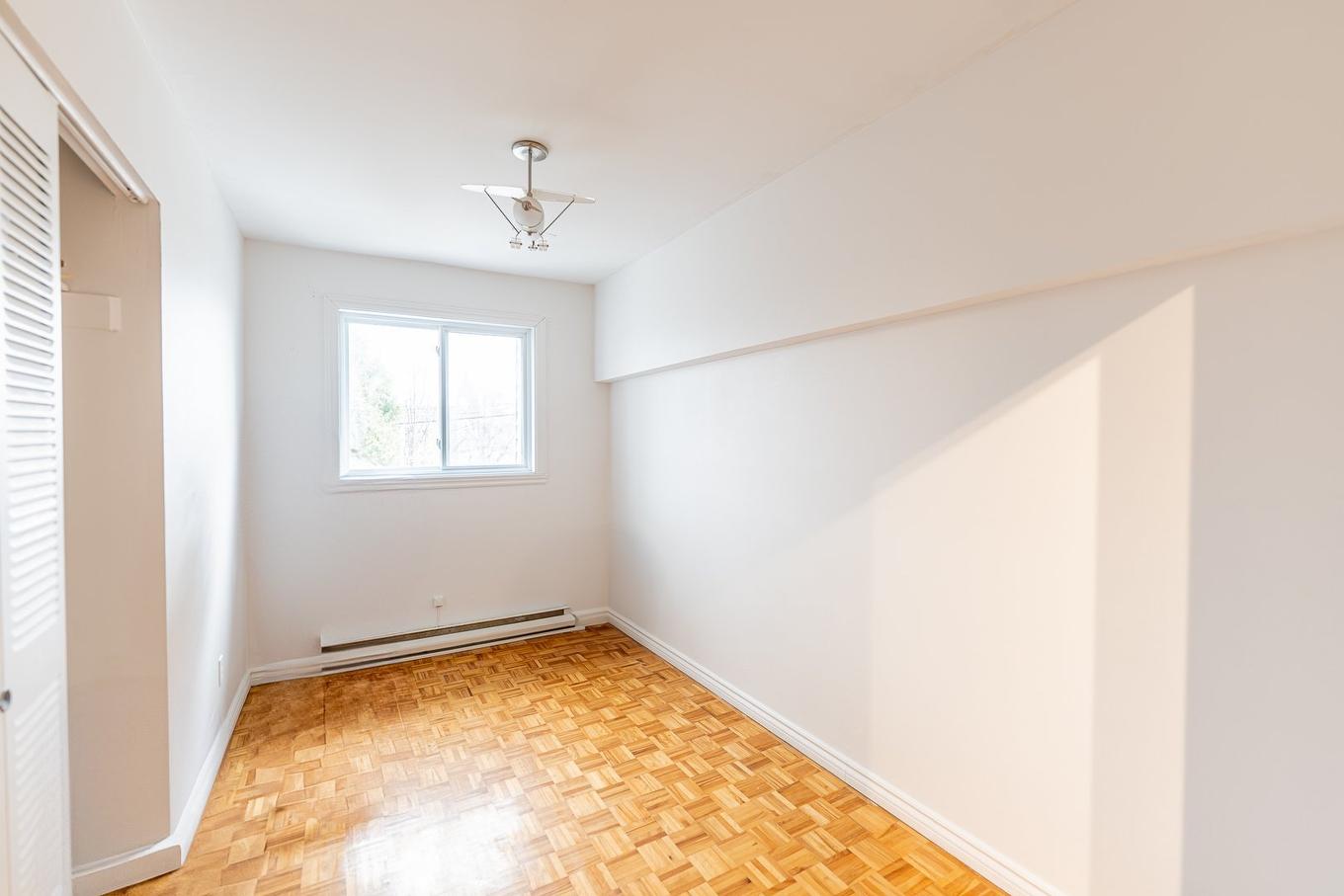 Chambre à coucher - 12267 Place Philippe-Lebon, Montréal (Rivière-Des-Prairies/Pointe-Aux-Trembles), QC - Indoor Photo Showing Other Room