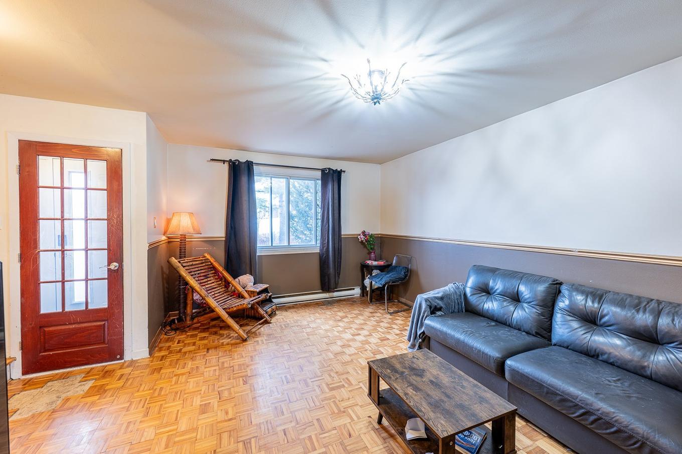 Salon - 12267 Place Philippe-Lebon, Montréal (Rivière-Des-Prairies/Pointe-Aux-Trembles), QC - Indoor Photo Showing Living Room