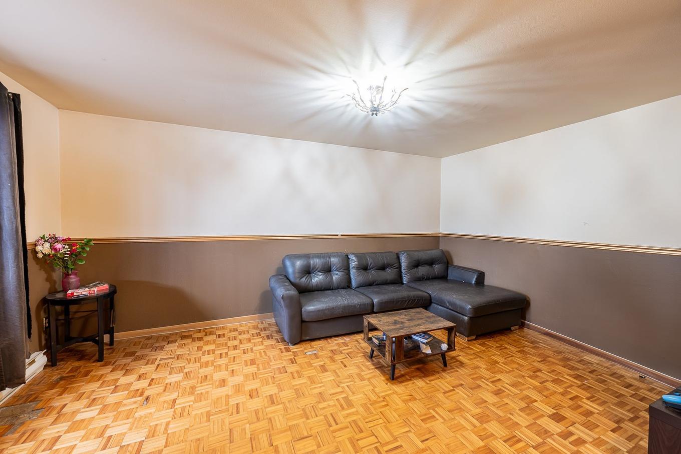 Salon - 12267 Place Philippe-Lebon, Montréal (Rivière-Des-Prairies/Pointe-Aux-Trembles), QC - Indoor Photo Showing Other Room