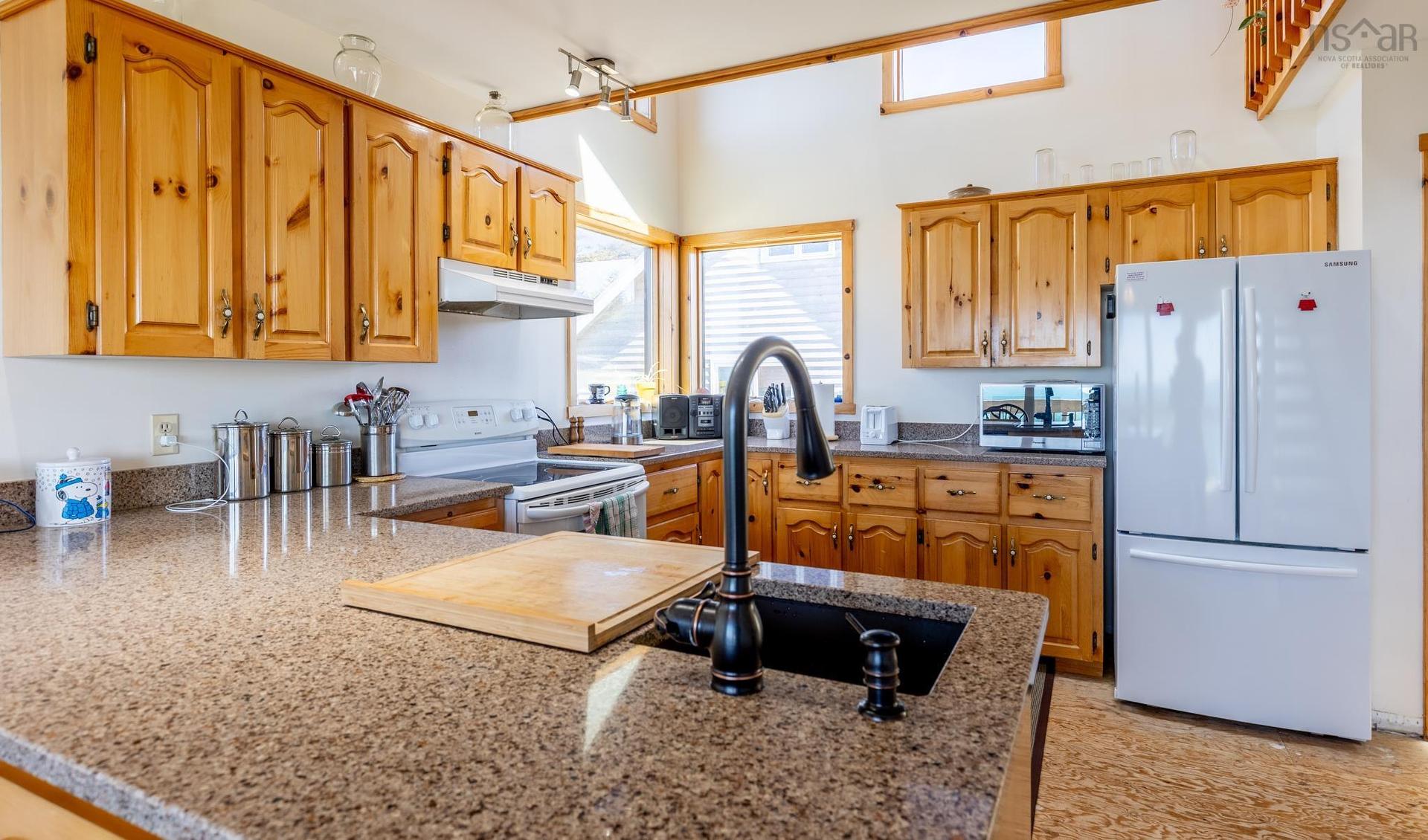 194 Thomas Road, Cape Forchu, NS - Indoor Photo Showing Kitchen
