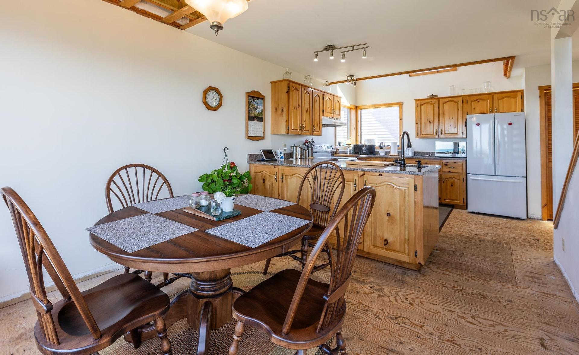 194 Thomas Road, Cape Forchu, NS - Indoor Photo Showing Dining Room