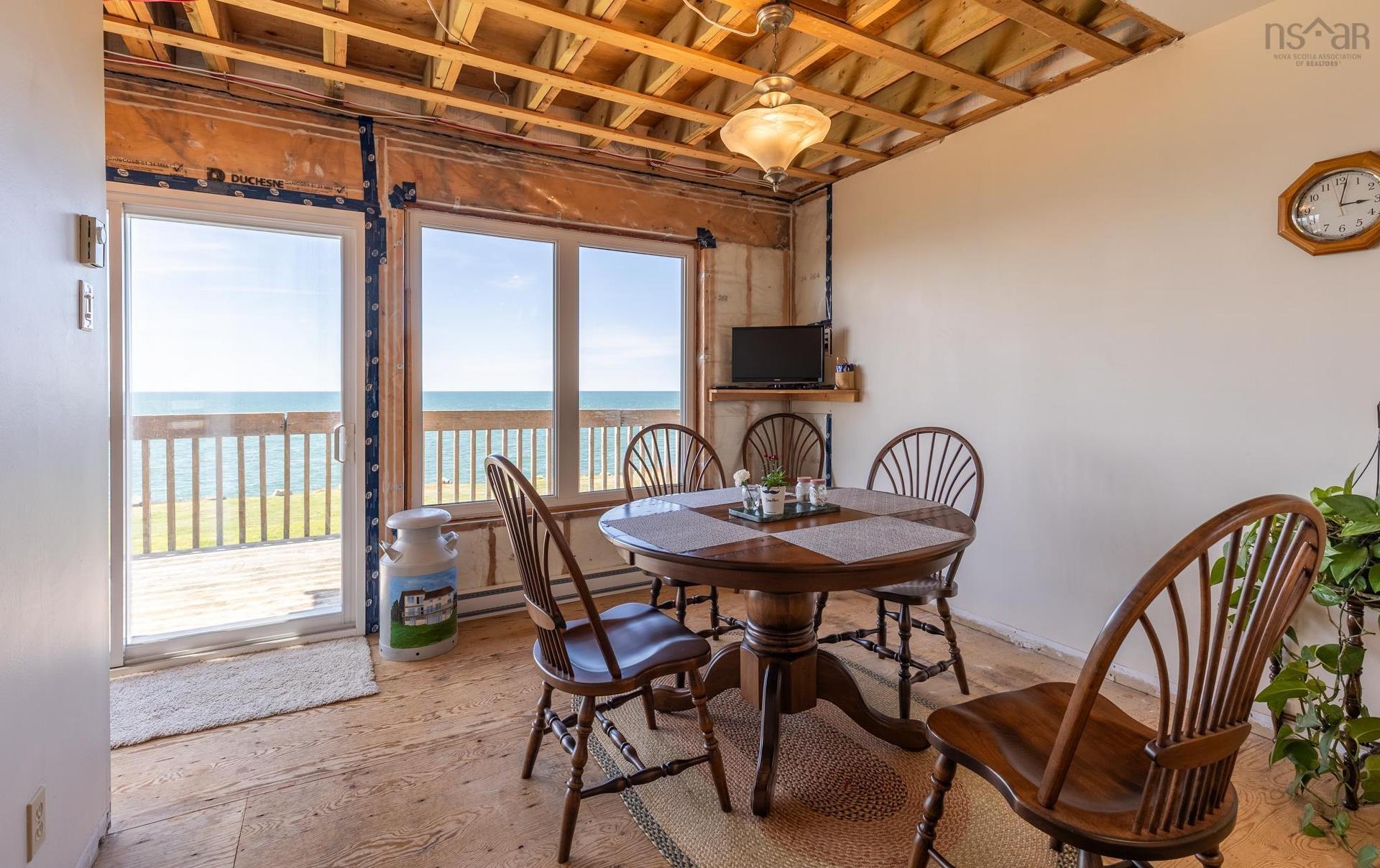 194 Thomas Road, Cape Forchu, NS - Indoor Photo Showing Dining Room