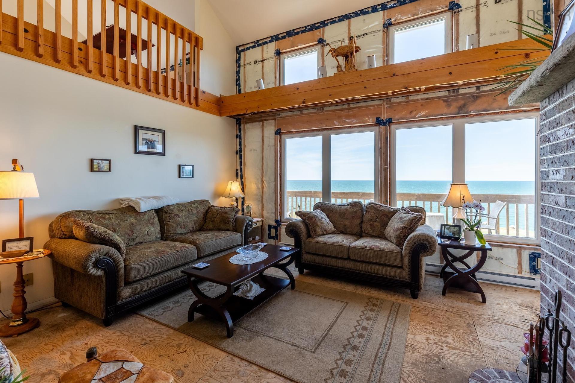 194 Thomas Road, Cape Forchu, NS - Indoor Photo Showing Living Room