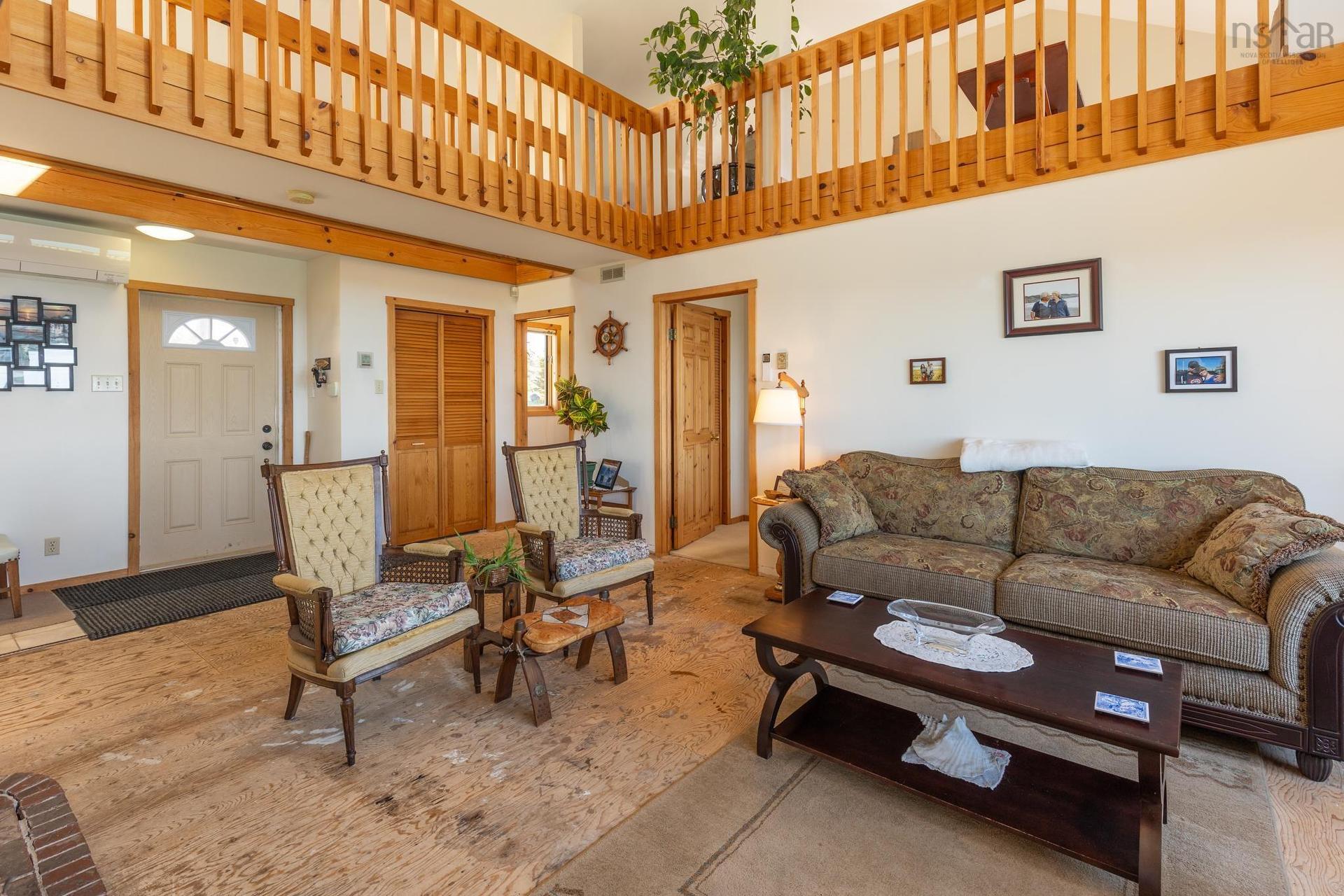 194 Thomas Road, Cape Forchu, NS - Indoor Photo Showing Living Room